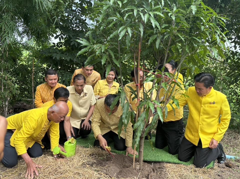 ปลัดกระทรวงมหาดไทย ตรวจติดตามการขับเคลื่อนโครงการหมู่บ้านยั่งยืน (Sustainable Village) บ้านหนองไม้เขว้า จังหวัดราชบุรี