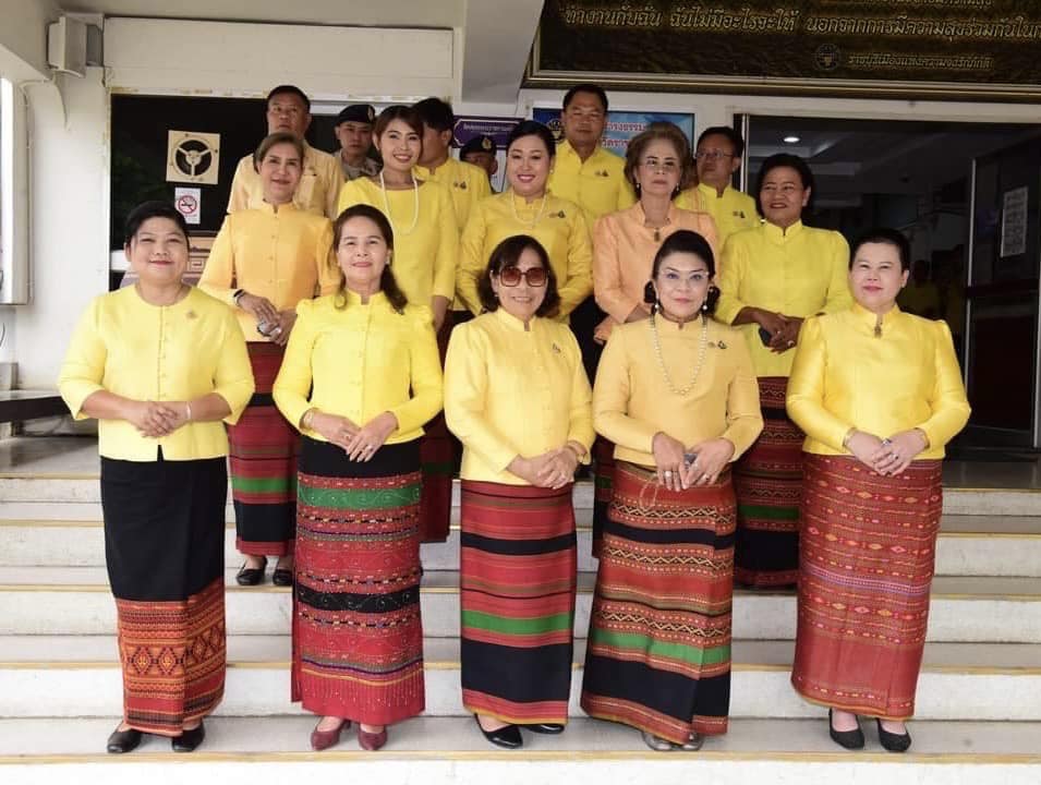 ปลัดกระทรวงมหาดไทยมอบชุดเครื่องแบบลูกเสือ – เนตรนารี แก่นักเรียนในจังหวัดราชบุรี