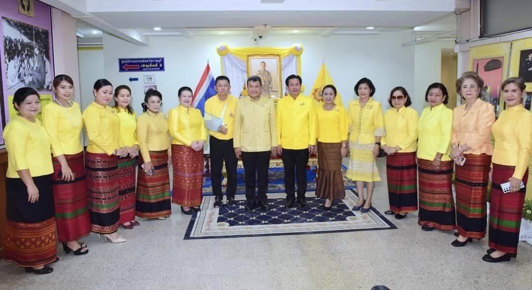 ปลัดกระทรวงมหาดไทยมอบชุดเครื่องแบบลูกเสือ – เนตรนารี แก่นักเรียนในจังหวัดราชบุรี
