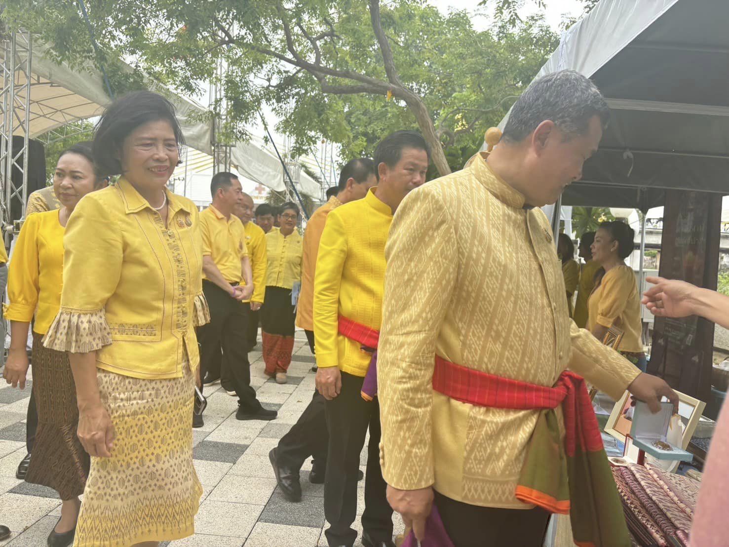ปลัดกระทรวงมหาดไทยเปิดศูนย์ศิลปวัฒนธรรมหลวงยกกระบัตรเมืองราชบุรี พร้อมเยี่ยมชม ให้กำลังใจ ผู้ผลิตผู้ประกอบการ OTOP จัดบูธแสดงสินค้าโอทอปและโอทอปชวนชิม
