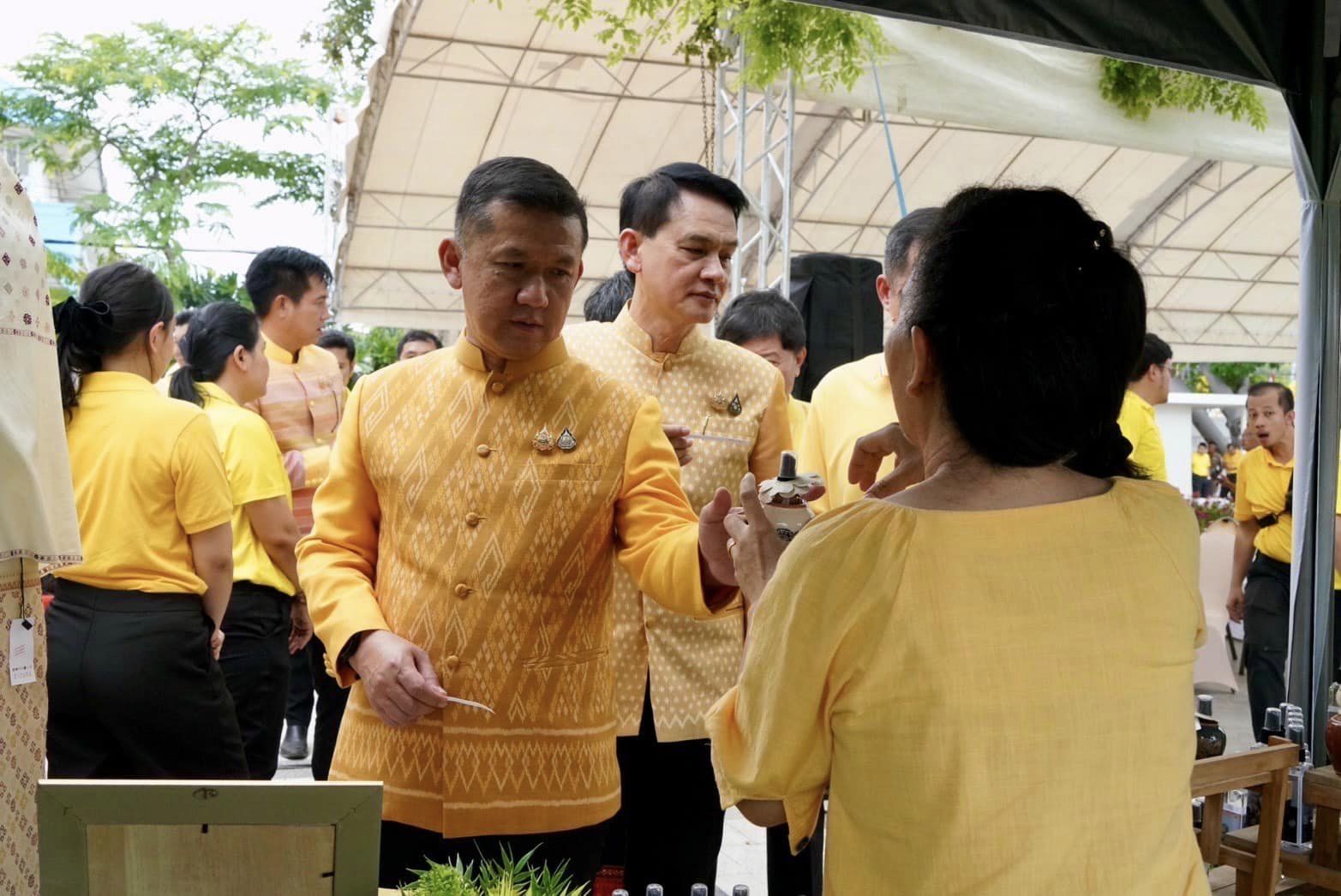 ปลัดกระทรวงมหาดไทยเปิดศูนย์ศิลปวัฒนธรรมหลวงยกกระบัตรเมืองราชบุรี พร้อมเยี่ยมชม ให้กำลังใจ ผู้ผลิตผู้ประกอบการ OTOP จัดบูธแสดงสินค้าโอทอปและโอทอปชวนชิม