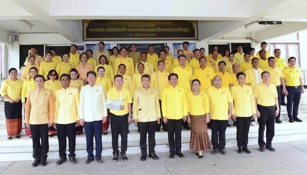 ปลัดกระทรวงมหาดไทยมอบชุดเครื่องแบบลูกเสือ – เนตรนารี แก่นักเรียนในจังหวัดราชบุรี