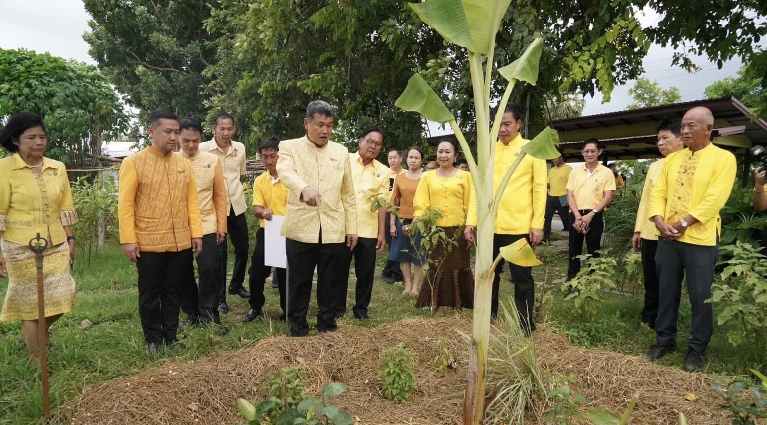 ปลัดกระทรวงมหาดไทย ตรวจติดตามการขับเคลื่อนโครงการหมู่บ้านยั่งยืน (Sustainable Village) บ้านหนองไม้เขว้า จังหวัดราชบุรี