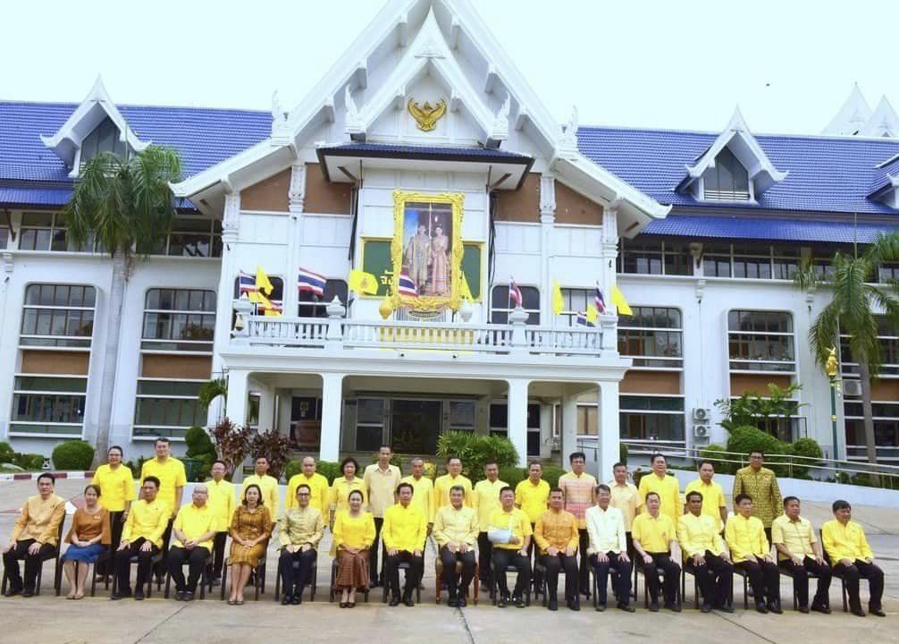 ปลัดกระทรวงมหาดไทยมอบชุดเครื่องแบบลูกเสือ – เนตรนารี แก่นักเรียนในจังหวัดราชบุรี