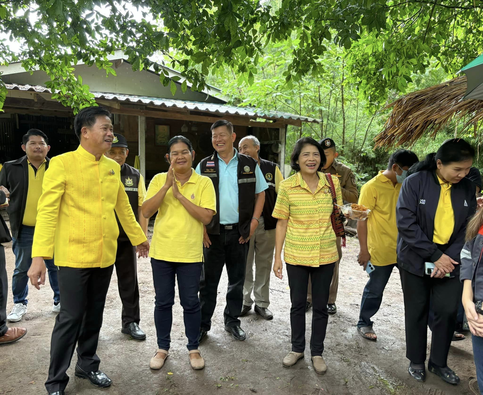 ผวจ.ราชบุรี นำคณะลงพื้นตรวจเยี่ยมสถานประกอบกิจการ เยี่ยมเยียนผู้ประกอบการภาคเอกชน ณ บริษัทราชบุรีเอ็นเตอร์ไพรส์ จำกัด  และเยี่ยมเยียนหมู่บ้านชุมชนรอบสถานประกอบการฯ