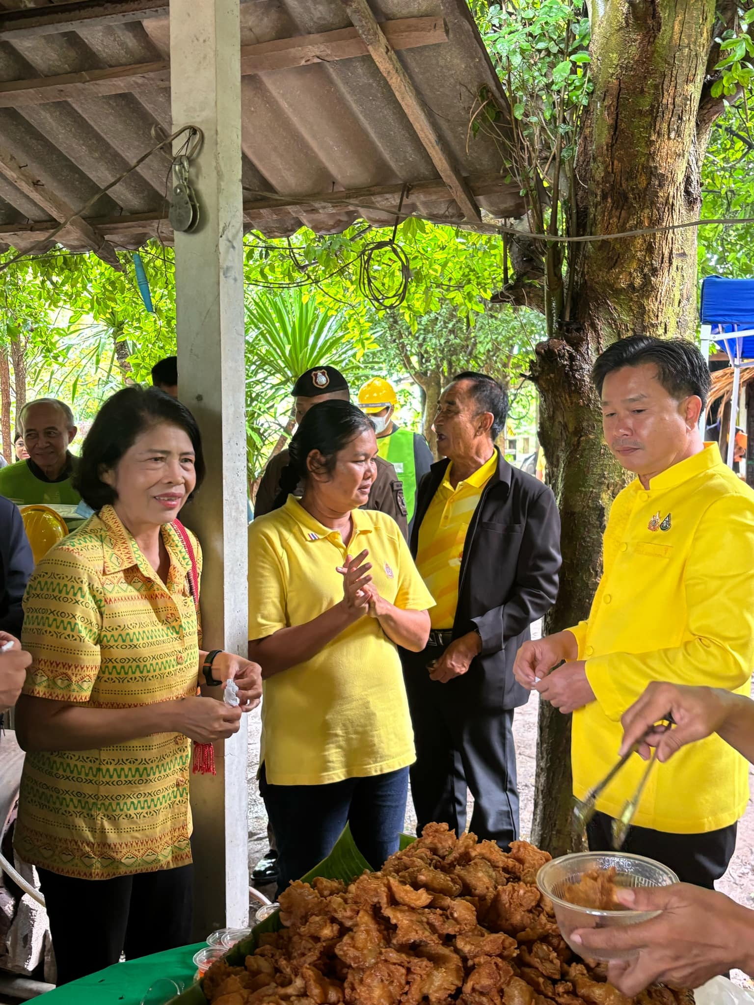 ผวจ.ราชบุรี นำคณะลงพื้นตรวจเยี่ยมสถานประกอบกิจการ เยี่ยมเยียนผู้ประกอบการภาคเอกชน ณ บริษัทราชบุรีเอ็นเตอร์ไพรส์ จำกัด  และเยี่ยมเยียนหมู่บ้านชุมชนรอบสถานประกอบการฯ