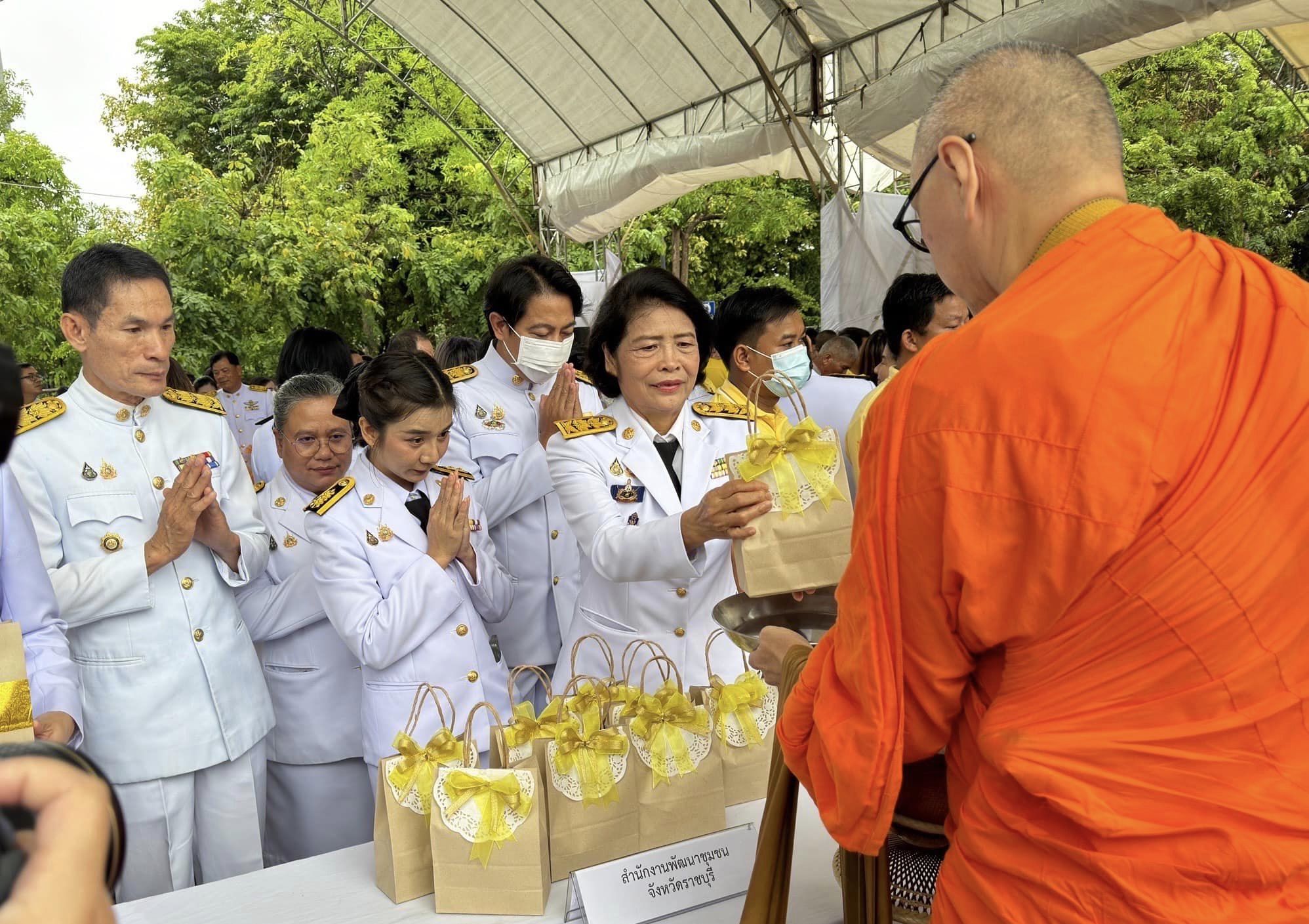 📣 พช.ราชบุรี เข้าร่วมพิธีทำบุญตักบาตรถวายพระราชกุศล และพิธีถวายสัตย์ปฏิญาณเพื่อเป็นข้าราชการที่ดีและพลังของแผ่นดิน เพื่อเฉลิมพระเกียรติพระบาทสมเด็จพระเจ้าอยู่หัว เนื่องโอกาสพระราชพิธีมหามงคลเฉลิมพระชนมพรรษา 6 รอบ 72 พรรษา 28 กรกฎาคม 2567