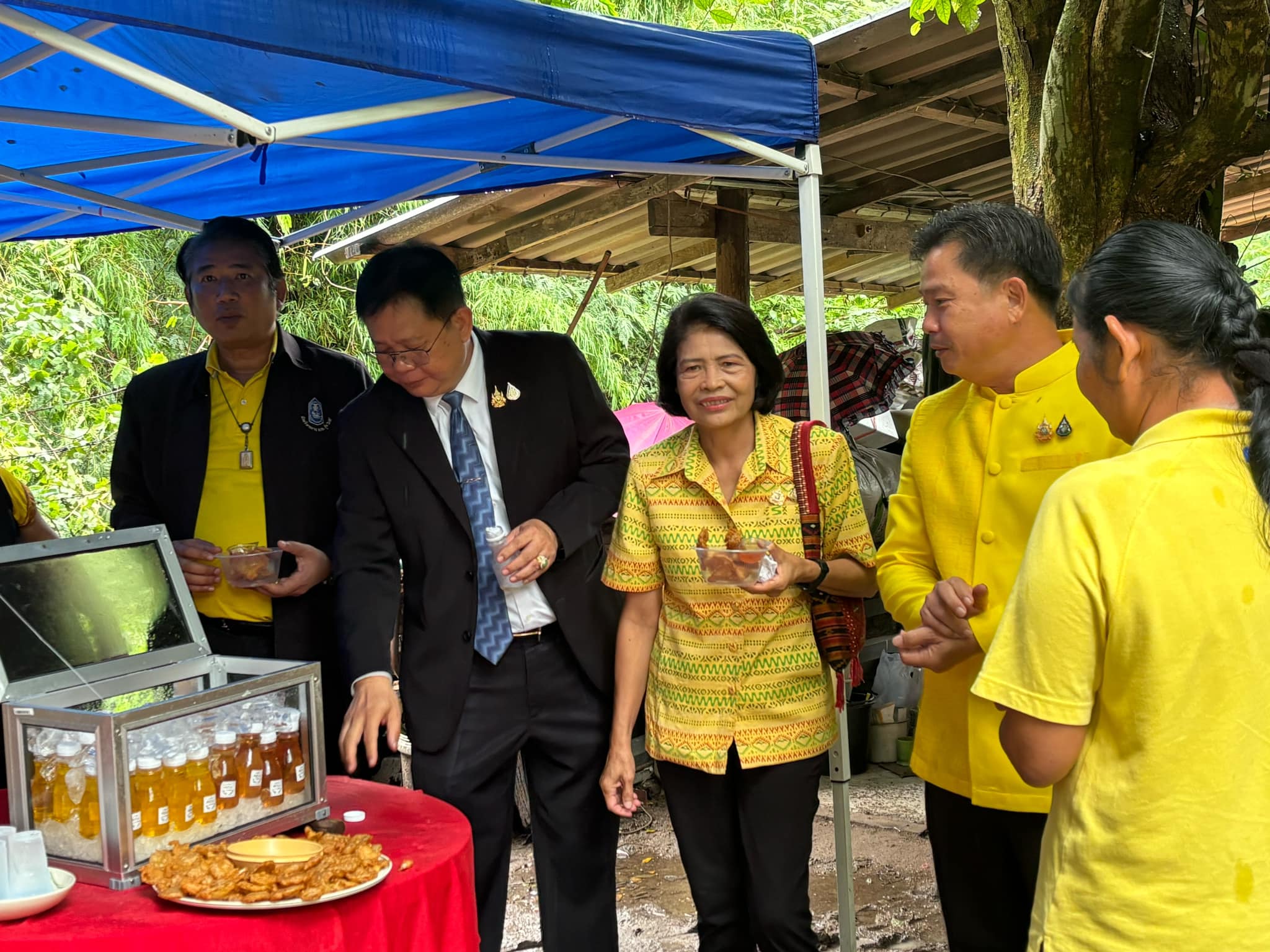 ผวจ.ราชบุรี นำคณะลงพื้นตรวจเยี่ยมสถานประกอบกิจการ เยี่ยมเยียนผู้ประกอบการภาคเอกชน ณ บริษัทราชบุรีเอ็นเตอร์ไพรส์ จำกัด  และเยี่ยมเยียนหมู่บ้านชุมชนรอบสถานประกอบการฯ