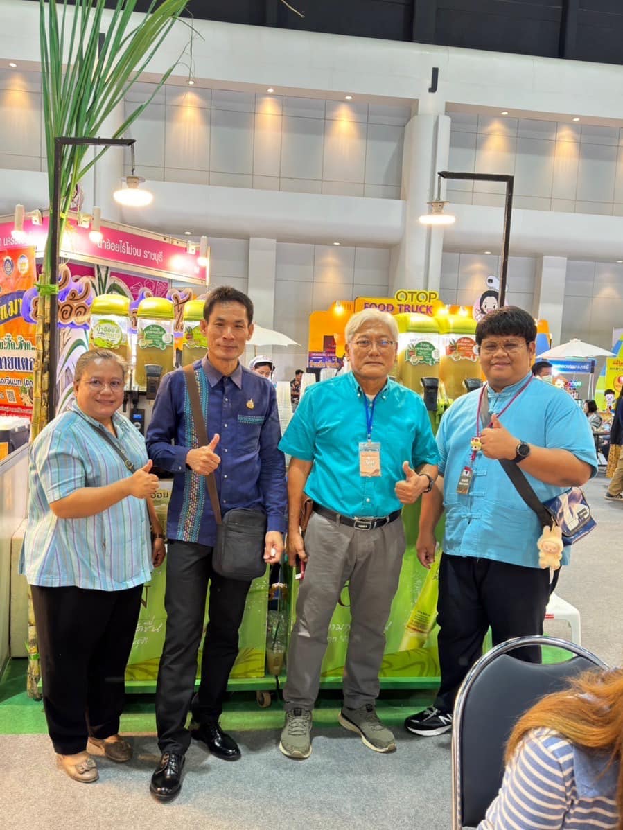 📣 จังหวัดราชบุรี เข้าร่วมพิธีเปิดงาน “ศิลปาชีพประทีปไทย OTOP หลอมดวงใจ ด้วยพระบารมี”  ปี 2567 พร้อมเยี่ยมชมบูธ พูดคุยและให้กำลังใจ ผู้ผลิตผู้ประกอบการ OTOP จังหวัดราชบุรี