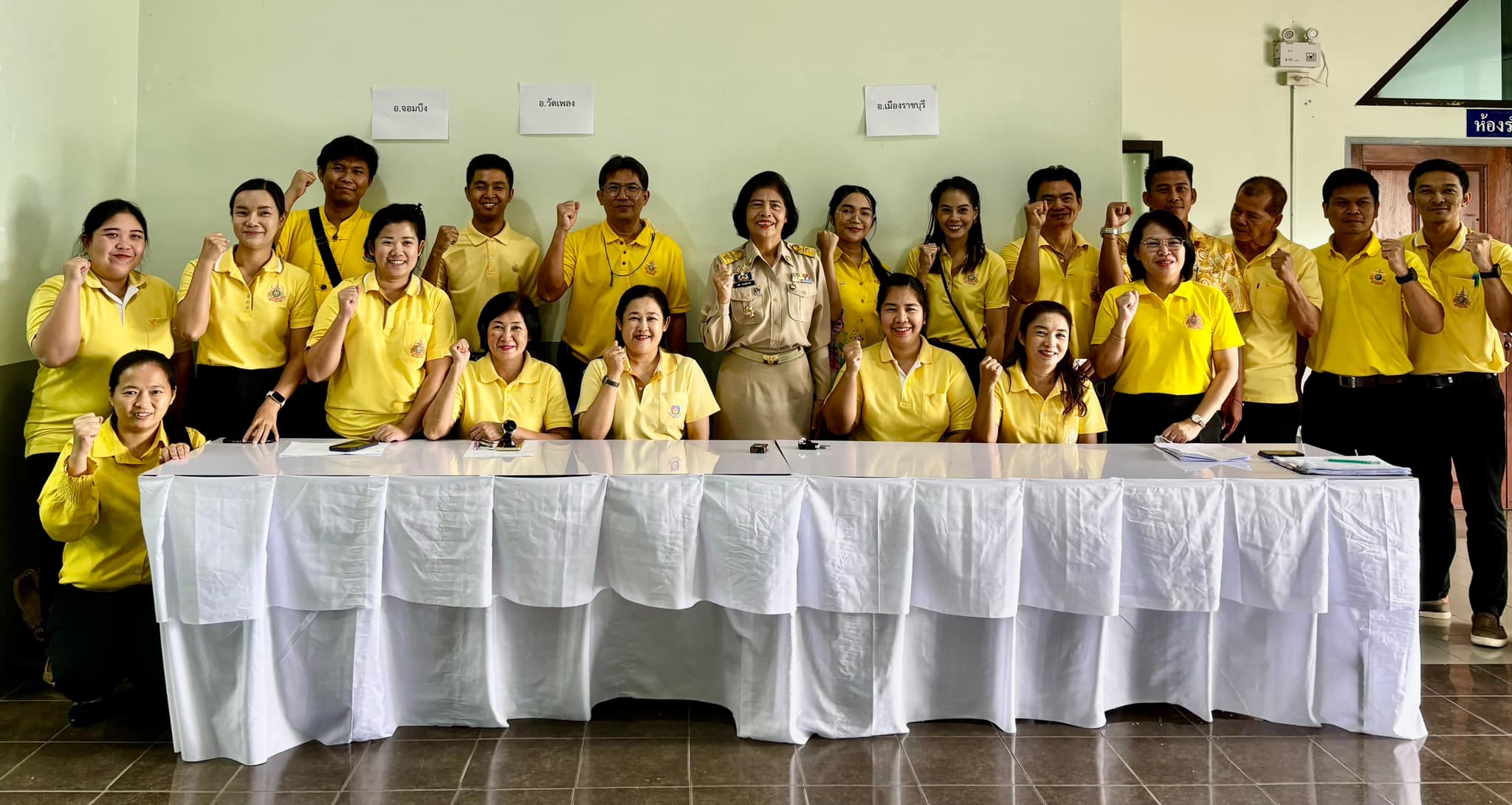📣 มูลนิธิ มิราเคิล ออฟไลฟ์ มอบถุงยังชีพตามโครงการ “น้ำพระทัยพระราชทาน” และโครงการ “หนึ่งใจ…ช่วยเหลือผู้ประสบภัย” ให้แก่ราษฎรที่ประสบปัญหาเดือดร้อนในพื้นที่จ.ราชบุ