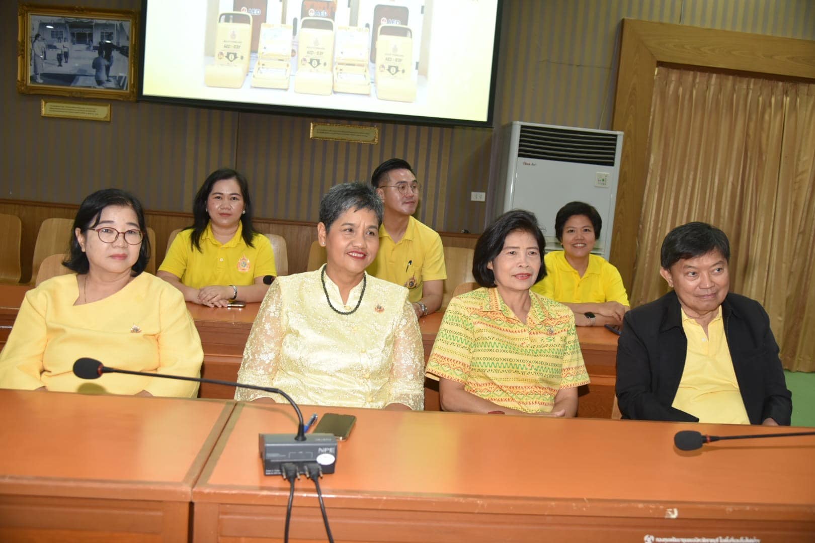 📣 พช. ราชบุรี ร่วมเปิดการอบรมให้ความรู้อุปกรณ์ทางการแพทย์ เครื่องฟื้นคืนคลื่นหัวใจด้วยไฟฟ้าแบบอัตโนมัติ (AED) และการช่วยชีวิตขั้นพื้นฐาน