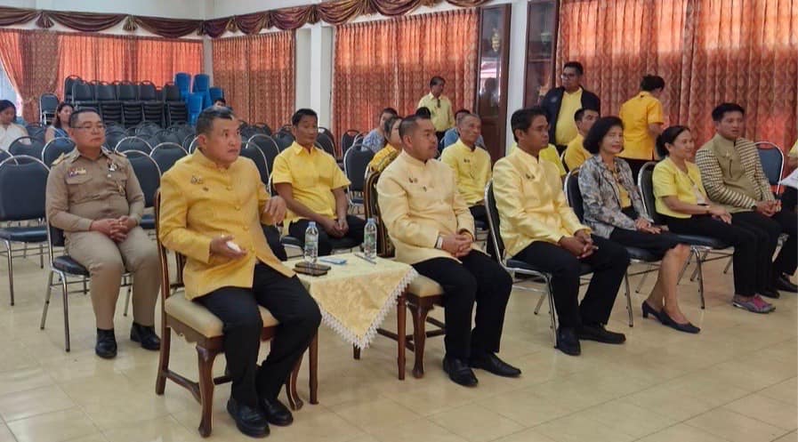 📣 ปลัดกระทรวงมหาดไทย เป็นประธานพิธีทอดผ้าป่ากำแพงแก้วอุโบสถทองคำ วัดพระศรีอารย์ พร้อมลงพื้น ที่ตรวจติดตาม เยี่ยมชมการดำเนินการตามโครงการสร้างความมั่นคงทางอาหาร ตรวจเยี่ยมการน้อมนำพระราชดำริกรมสมเด็จพระเทพรัตนราชสุดาฯ สยามบรมราชกุมารี “หนังใหญ่วัดขนอน”