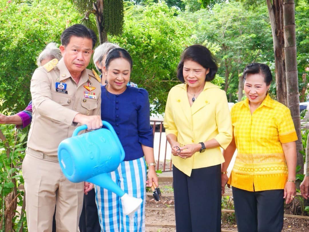 📣 พช.ราชบุรี ขับเคลื่อนโครงการบ้านนี้มีรักปลูกผักกินเองปลูกพืชผักสวนครัวเพื่อสร้างความมั่นคงทางอาหาร ณ บริเวณข้างศาลากลางจังหวัดราชบุรี