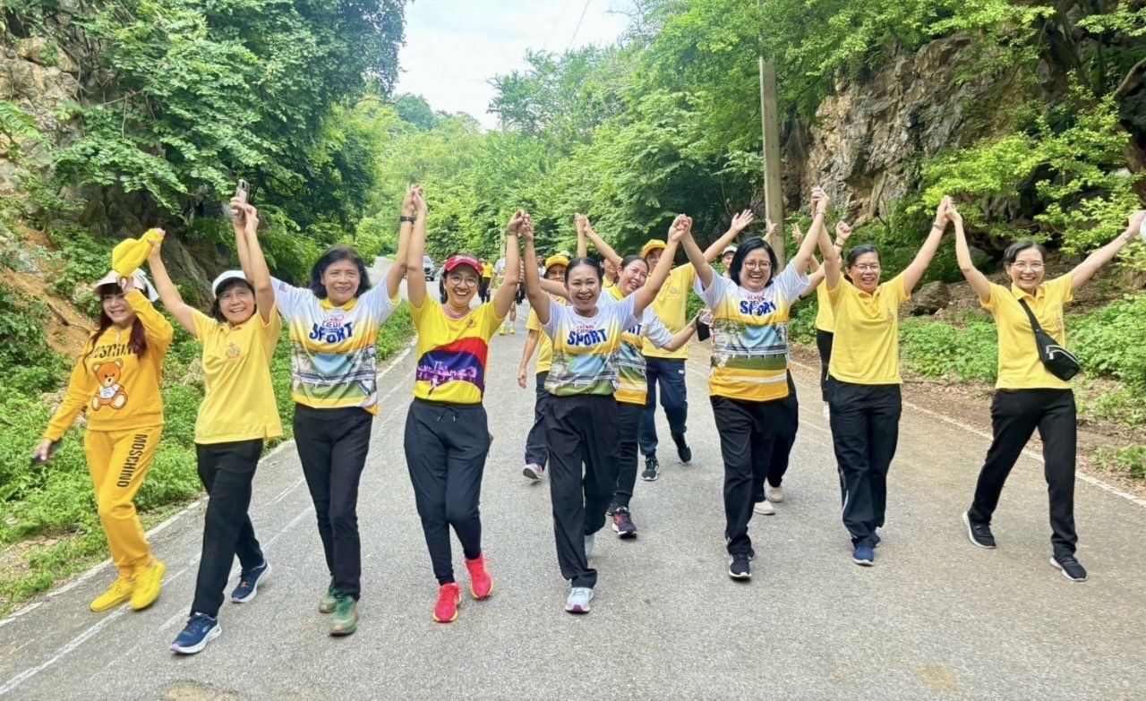 📣 พช.ราชบุรี สร้างพลังกาย เสริมพลังใจ ชาว พช.ราชบุรีสุขภาพดี ร่วมกิจกรรม “ผู้ว่าฯ พาออกกำลังกาย” ส่งท้ายปีงบประมาณ 2567