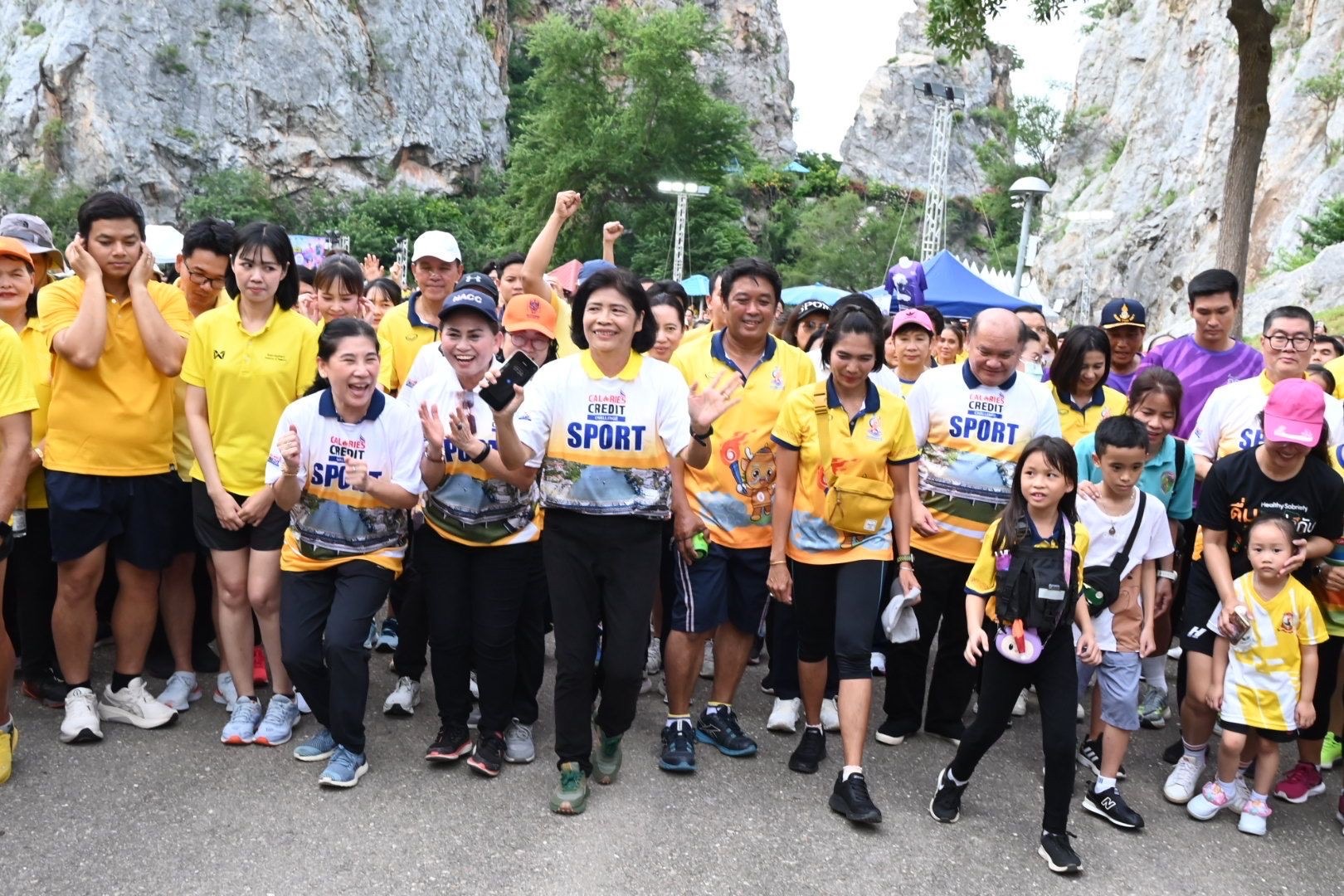 📣 พช.ราชบุรี สร้างพลังกาย เสริมพลังใจ ชาว พช.ราชบุรีสุขภาพดี ร่วมกิจกรรม “ผู้ว่าฯ พาออกกำลังกาย” ส่งท้ายปีงบประมาณ 2567