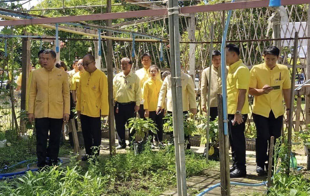 📣 ปลัดกระทรวงมหาดไทย เป็นประธานพิธีทอดผ้าป่ากำแพงแก้วอุโบสถทองคำ วัดพระศรีอารย์ พร้อมลงพื้น ที่ตรวจติดตาม เยี่ยมชมการดำเนินการตามโครงการสร้างความมั่นคงทางอาหาร ตรวจเยี่ยมการน้อมนำพระราชดำริกรมสมเด็จพระเทพรัตนราชสุดาฯ สยามบรมราชกุมารี “หนังใหญ่วัดขนอน”