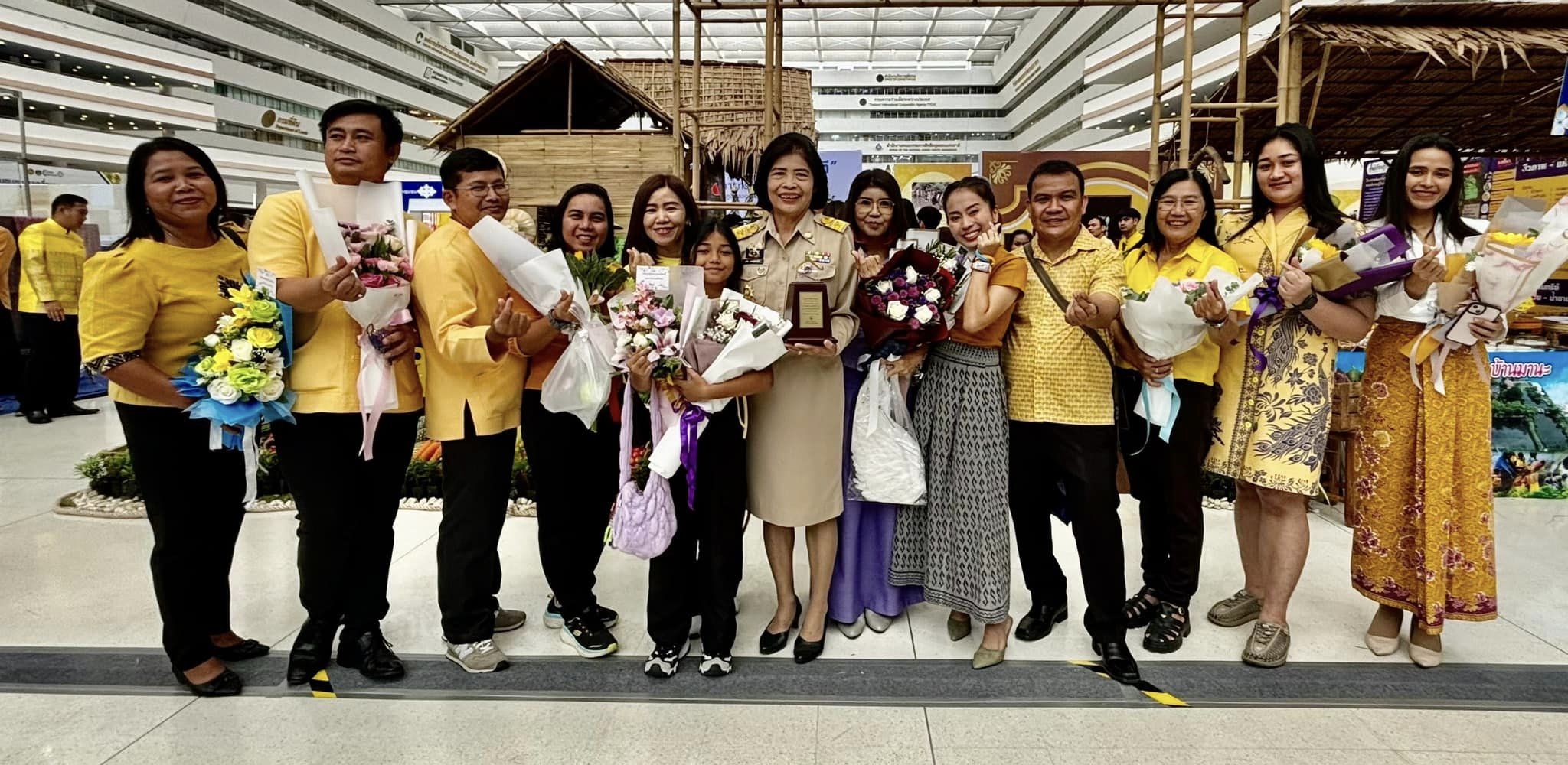 วันแห่งความภาคภูมิใจ พช.ราชบุรี เข้ารับรางวัลเชิดชูเกียรติ ข้าราชการ หน่วยงาน ผลงานเด่นแห่งปี 2567 ในงาน “วันพัฒนาชุมชน” (CD Day 2024)