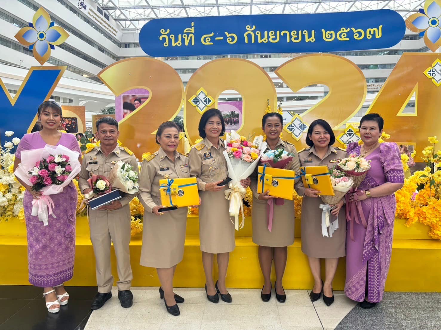 วันแห่งความภาคภูมิใจ พช.ราชบุรี เข้ารับรางวัลเชิดชูเกียรติ ข้าราชการ หน่วยงาน ผลงานเด่นแห่งปี 2567 ในงาน “วันพัฒนาชุมชน” (CD Day 2024)