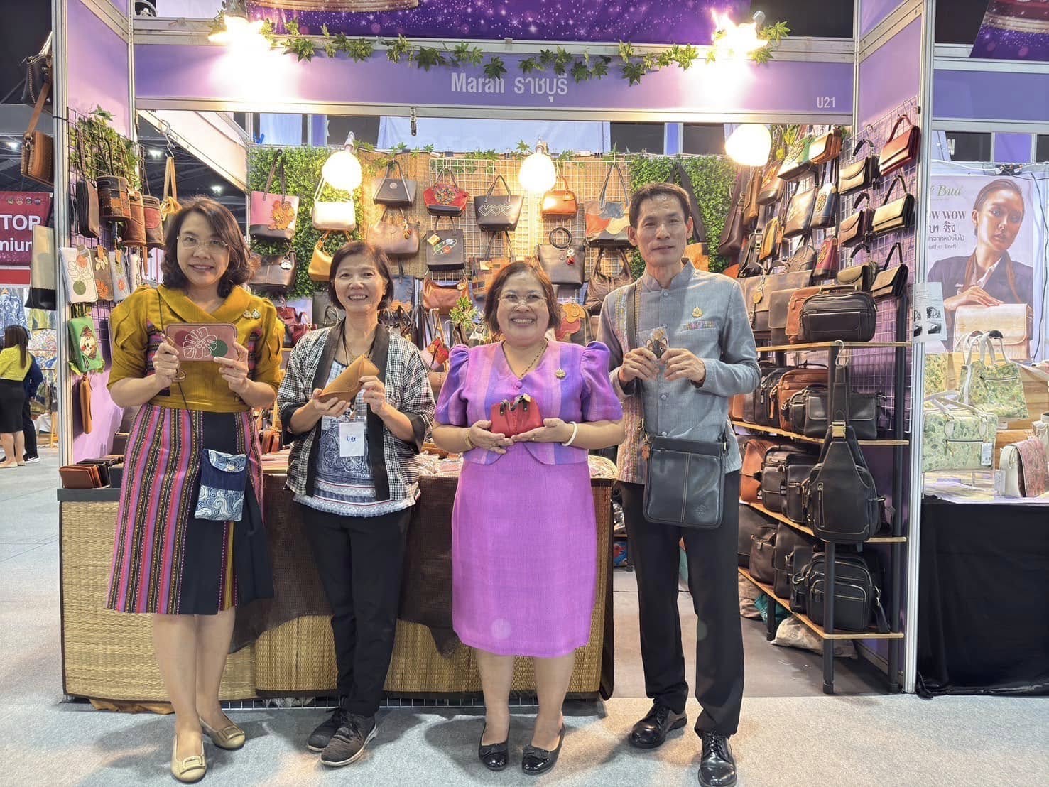 📣 พช.ราชบุรี ร่วมพิธีเปิดงาน OTOP City 2024 “มอบความสุขด้วยของขวัญล้ำค่า จากภูมิปัญญาไทย” ⏰