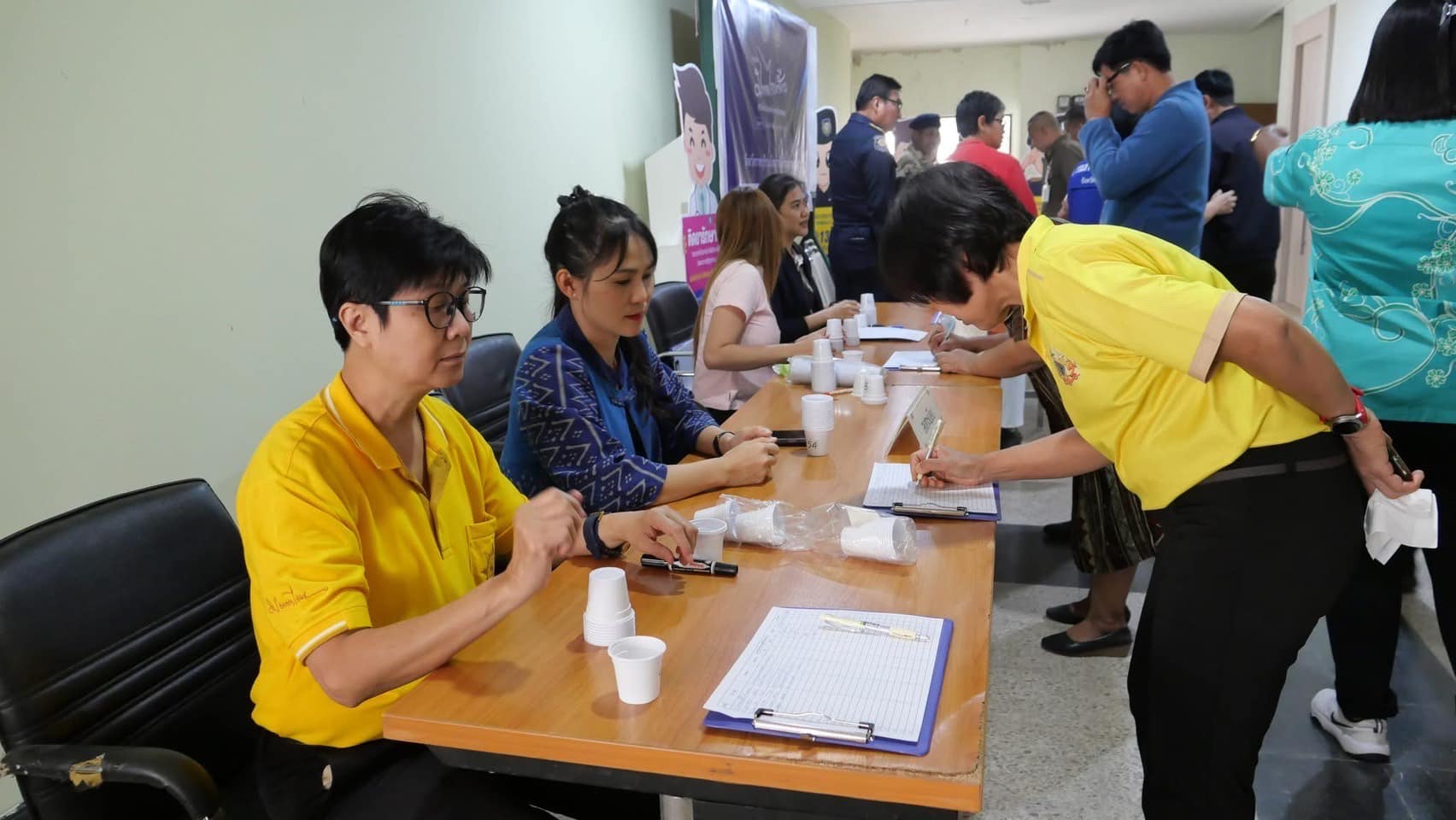 พช.ราชบุรี ร่วมตรวจหาสารเสพติดในร่างกาย ตามโครงการมหาดไทยสีขาว สร้างพื้นที่ปลอดภัย หยุดยั้งยาเสพติด (Safe Zone No Drugs)