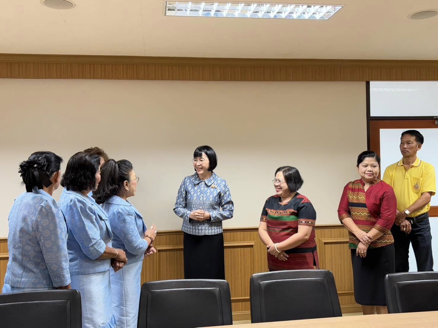 📣 พช.ราชบุรี ให้การต้อนรับและแสดงความยินดีเนื่องในโอกาส นางสาวฐิติลักษณ์ คำพา ผู้ว่าราชการจังหวัดราชบุรี ได้รับการแต่งตั้งให้ดำรงตำแหน่งผู้ว่าราชการจังหวัดราชบุรี