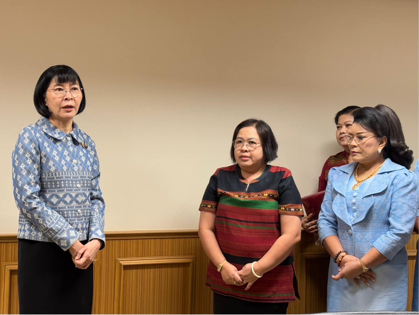 📣 พช.ราชบุรี ให้การต้อนรับและแสดงความยินดีเนื่องในโอกาส นางสาวฐิติลักษณ์ คำพา ผู้ว่าราชการจังหวัดราชบุรี ได้รับการแต่งตั้งให้ดำรงตำแหน่งผู้ว่าราชการจังหวัดราชบุรี