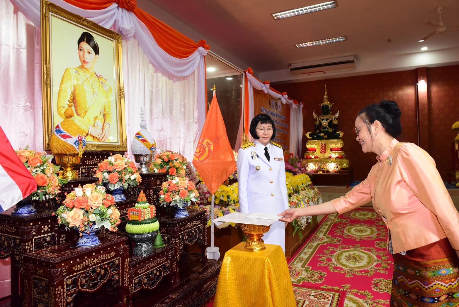พช.ราชบุรี ร่วมพิธีเจริญพระพุทธมนต์สมเด็จพระเจ้าลูกเธอ เจ้าฟ้าสิริวัณณวรี นารีรัตนราชกัญญา พร้อมมอบใบประกาศเกียรติคุณพระราชทาน และบัตรอวยพร (ส.ค.ส.) พระราชทาน