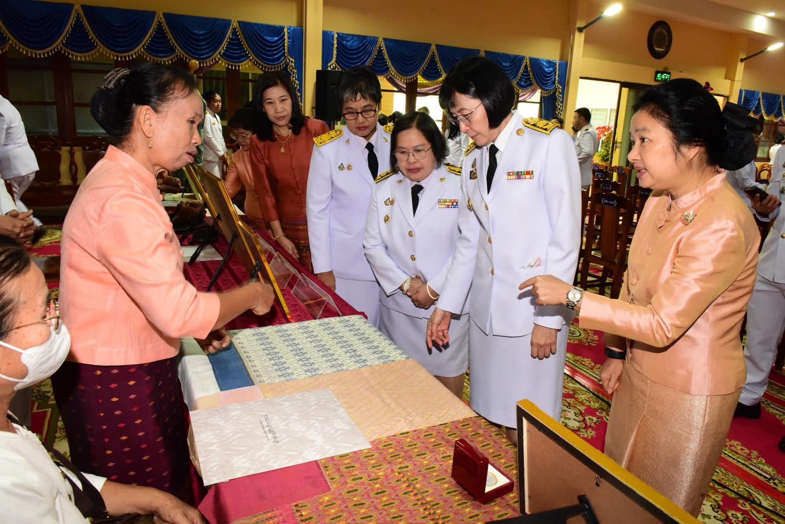 พช.ราชบุรี ร่วมพิธีเจริญพระพุทธมนต์สมเด็จพระเจ้าลูกเธอ เจ้าฟ้าสิริวัณณวรี นารีรัตนราชกัญญา พร้อมมอบใบประกาศเกียรติคุณพระราชทาน และบัตรอวยพร (ส.ค.ส.) พระราชทาน