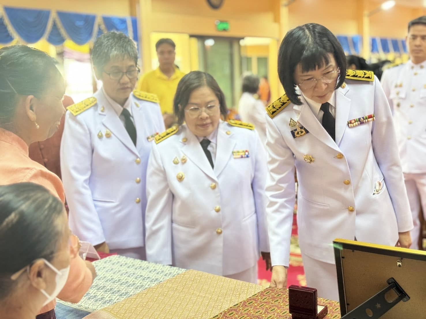 พช.ราชบุรี ร่วมพิธีเจริญพระพุทธมนต์สมเด็จพระเจ้าลูกเธอ เจ้าฟ้าสิริวัณณวรี นารีรัตนราชกัญญา พร้อมมอบใบประกาศเกียรติคุณพระราชทาน และบัตรอวยพร (ส.ค.ส.) พระราชทาน