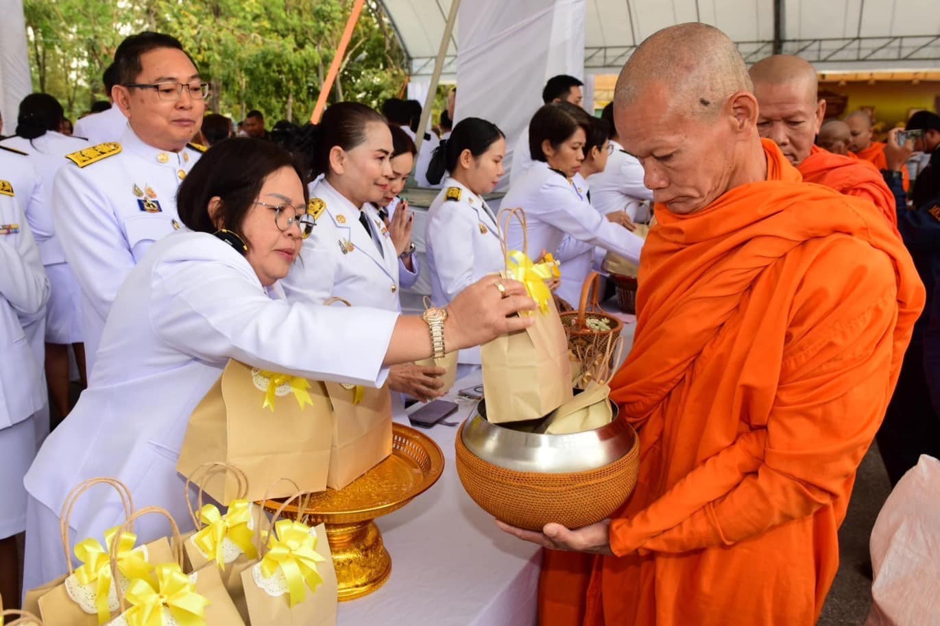 📣 พช.ราชบุรี ร่วมพิธีเจริญพระพุทธมนต์และทำบุญตักบาตรถวายพระราชกุศล และพิธีทางศาสนามหามงคลถวายพระราชกุศล เนื่องในโอกาสพระราชพิธีสมมงคลพระชนมายุเท่าพระบาทสมเด็จพระพุทธยอดฟ้าจุฬาโลกมหาราชสมเด็จพระปฐมบรมกษัตริยาธิราชแห่งพระราชวงศ์จักรี พุทธศักราช 2568