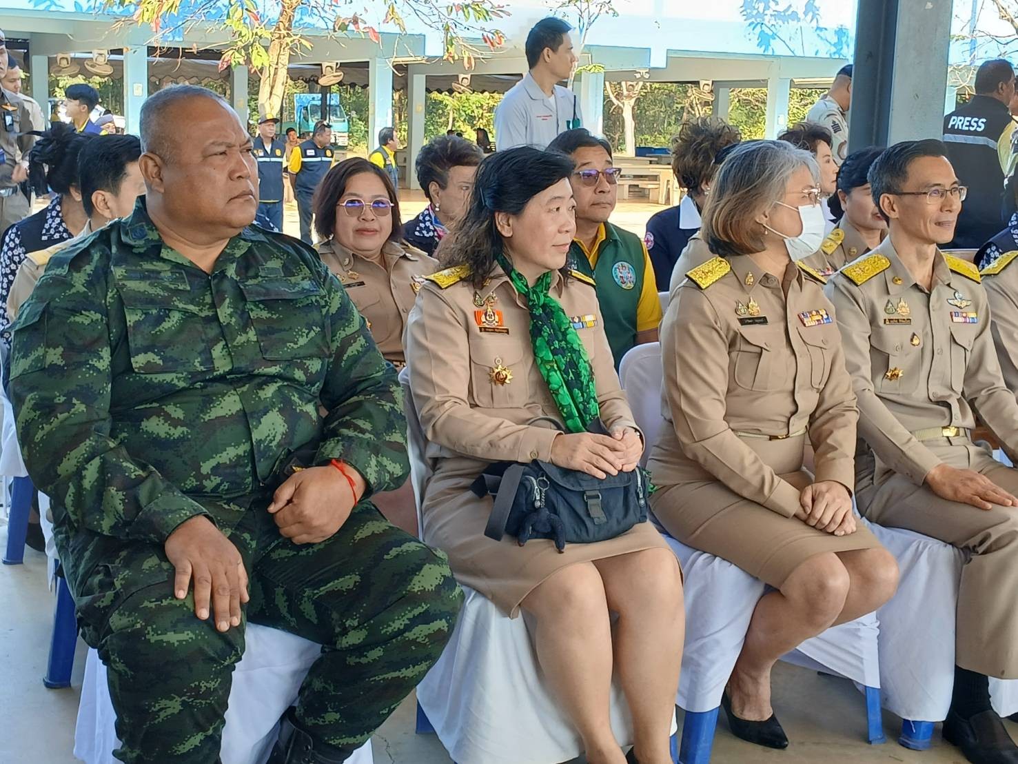 📣 พช.ราชบุรี ร่วมออกหน่วยให้บริการประชาชนภายใต้โครงการจังหวัดเคลื่อนที่ “บำบัดทุกข์บำรุงสุข สร้างรอยยิ้มให้ประชาชนจังหวัดราชบุรี” ร่วมกับโครงการหน่วยแพทย์เคลื่อนที่ พอ.สว. จังหวัดราชบุรี ประจำปี 2568