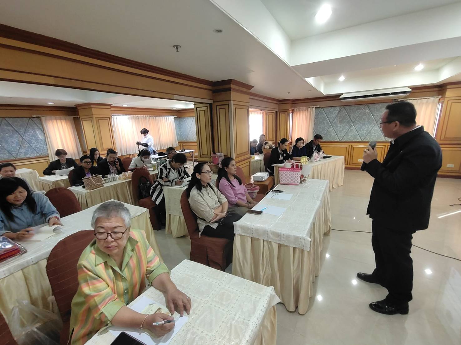 📣พช.ราชบุรี จัดโครงการพัฒนาผลิตภัณฑ์ OTOP กลุ่มปรับตัวสู่การพัฒนา (Quadrant D) ให้มีคุณภาพมาตรฐาน