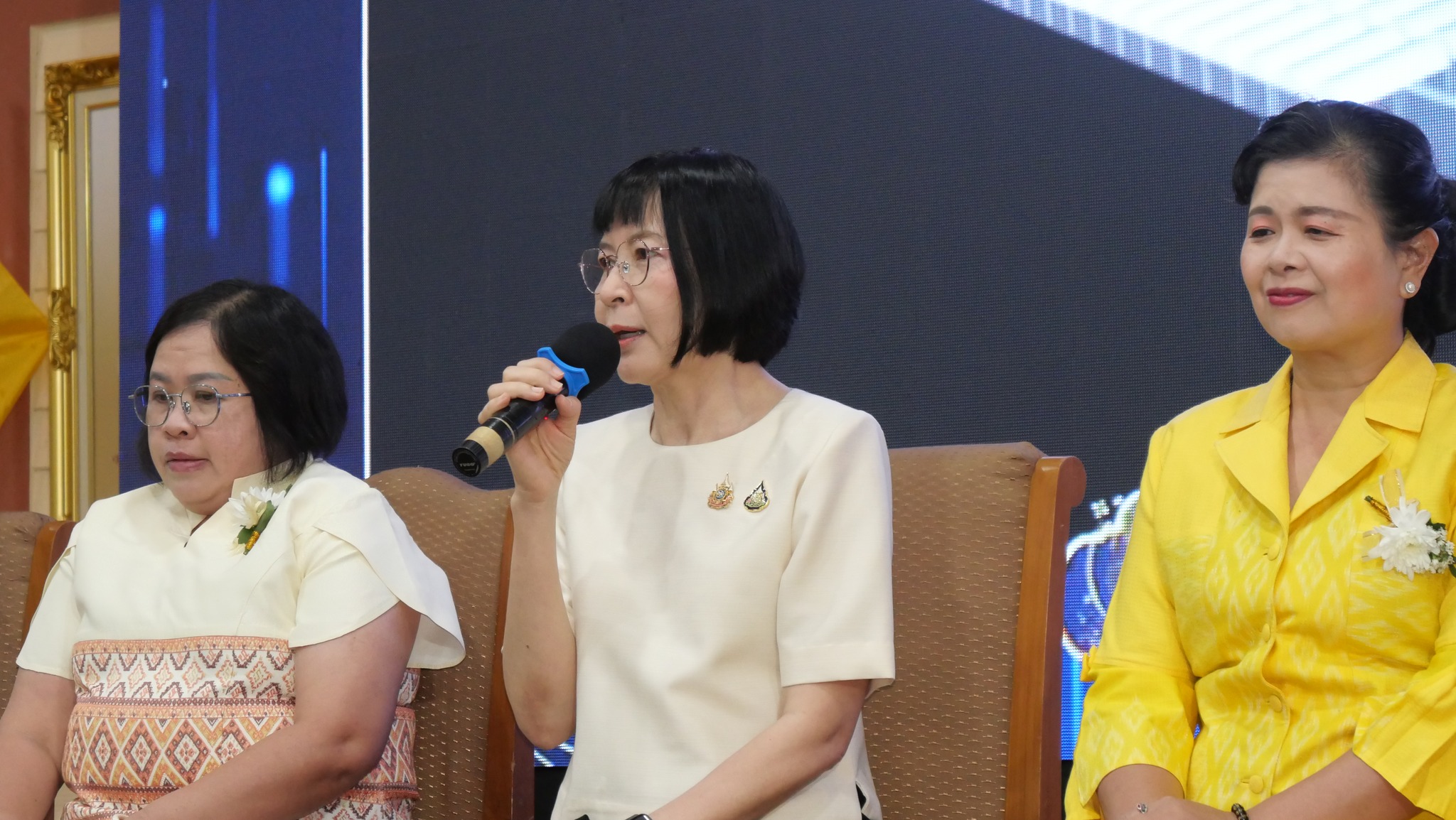 📣 พช.ราชบุรี ร่วมกิจกรรมโชว์ของดีมาครบ ในงาน “ท่องเที่ยวราชบุรี ของดีเมืองโอ่ง และกาชาด” ระหว่าง วันที่ 22 – 31 มีนาคม