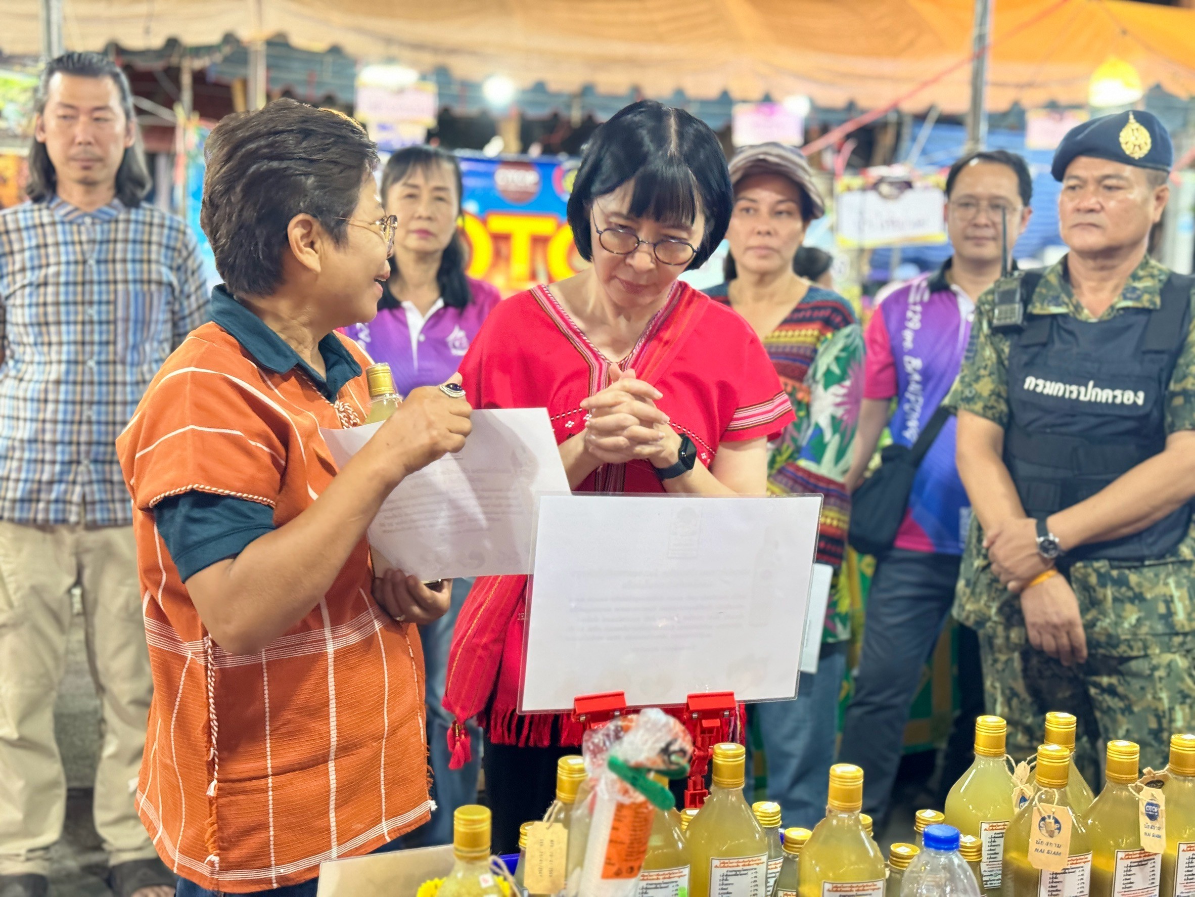 📣 ผู้ว่าราชการจังหวัดราชบุรี เยี่ยมชมของดีเมืองโอ่ง ผลิตภัณฑ์ท้องถิ่น งานหัตถกรรมและสินค้า OTOP และผลิตภัณฑ์ที่เข้าร่วมโครงการ KBO/QD ประจำปี 2568 (กิจกรรมทดสอบตลาด) ในงานท่องเที่ยวราชบุรี ของดีเมืองโอ่ง และงานกาชาด ประจำปี 2568