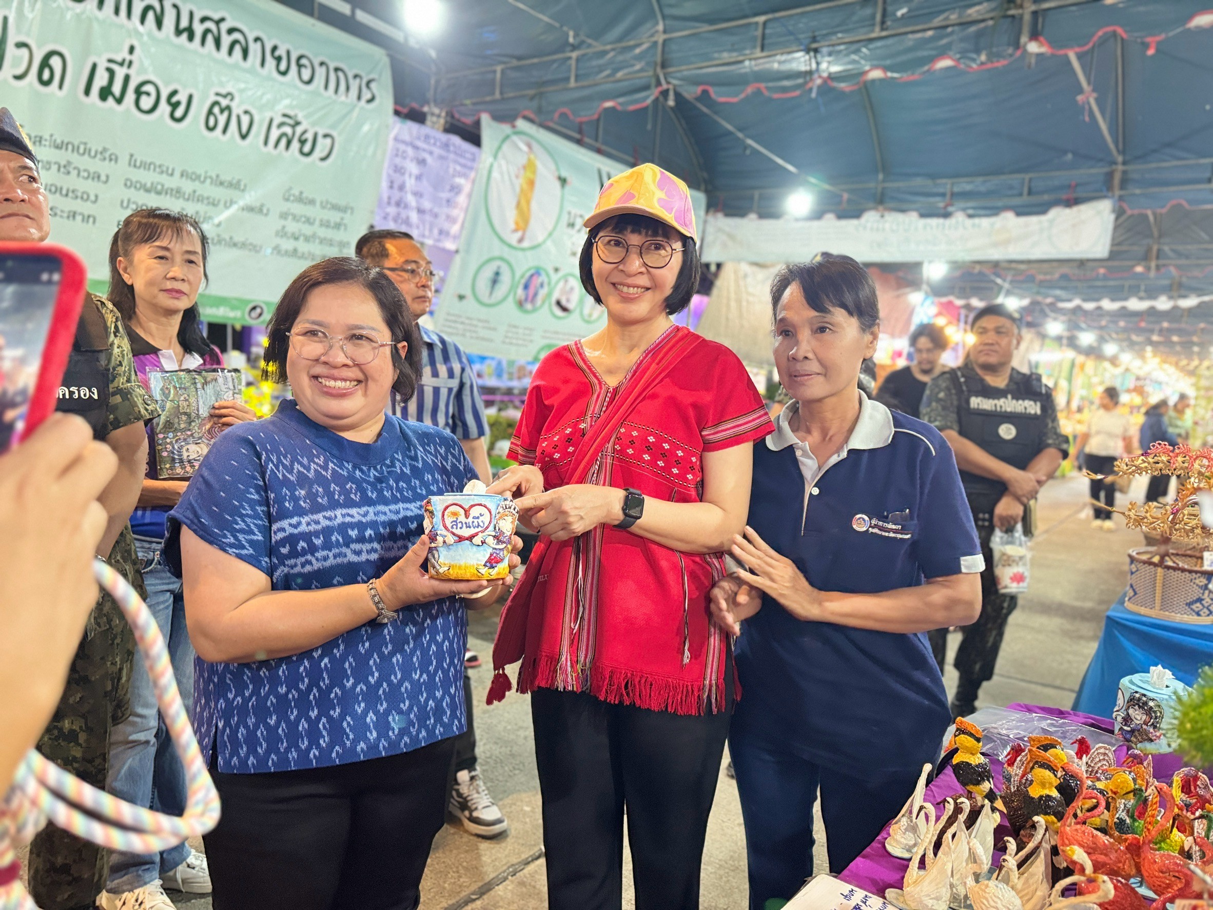 📣 ผู้ว่าราชการจังหวัดราชบุรี เยี่ยมชมของดีเมืองโอ่ง ผลิตภัณฑ์ท้องถิ่น งานหัตถกรรมและสินค้า OTOP และผลิตภัณฑ์ที่เข้าร่วมโครงการ KBO/QD ประจำปี 2568 (กิจกรรมทดสอบตลาด) ในงานท่องเที่ยวราชบุรี ของดีเมืองโอ่ง และงานกาชาด ประจำปี 2568