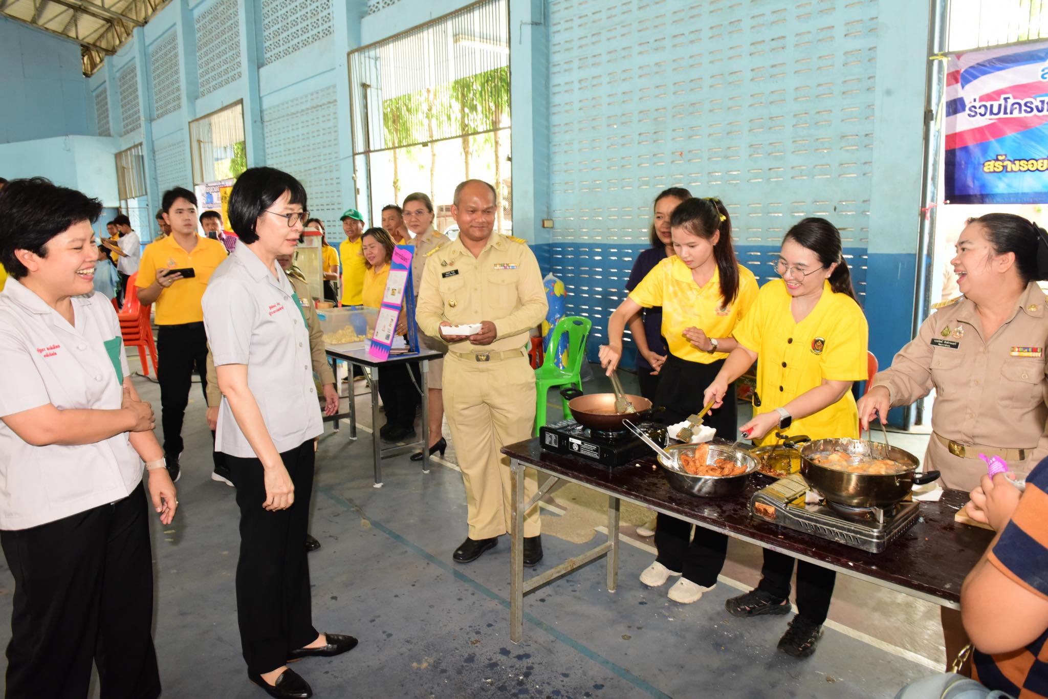 📣 พช.ราชบุรี ร่วมกิจกรรมปกป้องและเชิดชูสถาบันพระมหากษัตริย์ พร้อมออกหน่วยบริการของส่วนราชการในจังหวัดออกบริการประชาชนพื้นที่อำเภอดำเนินสะดวก