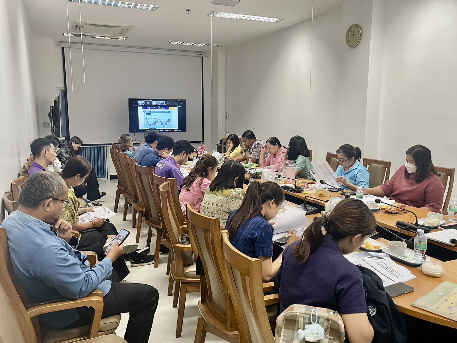 📣 พช.ราชบุรี ร่วมประชุมการดำเนินโครงการเพิ่มประสิทธิภาพการสร้างการรับรู้และขยายช่องทางการตลาดแก่ผลิตภัณฑ์ชุมชน (OTOP) อย่างยั่งยืน “พลิกโฉม OTOP ไทยสู่โลกออนไลน์และ Modern Trade ผ่านระบบอิเล็กทรอนิกส์ (Cisco Webex Meeting)