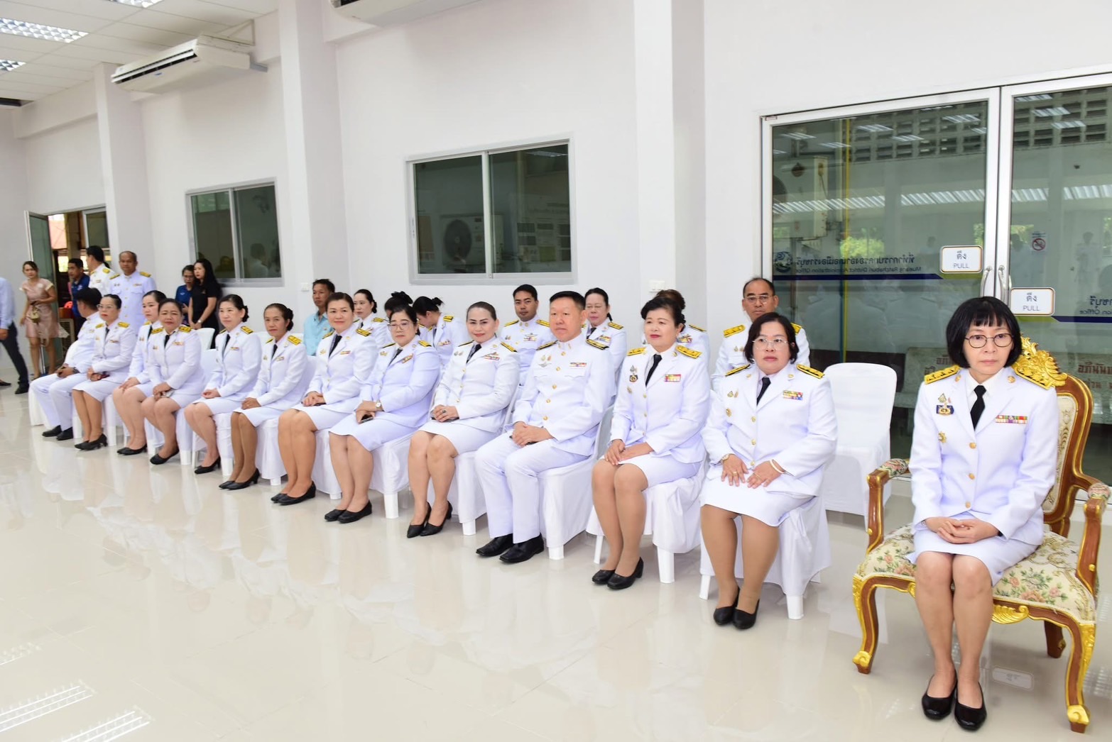 📣 พช.ราชบุรี จัดพิธีมอบแบบลายผ้าพระราชทาน “ผ้าลายสิริราชพัสตราภรณ์”