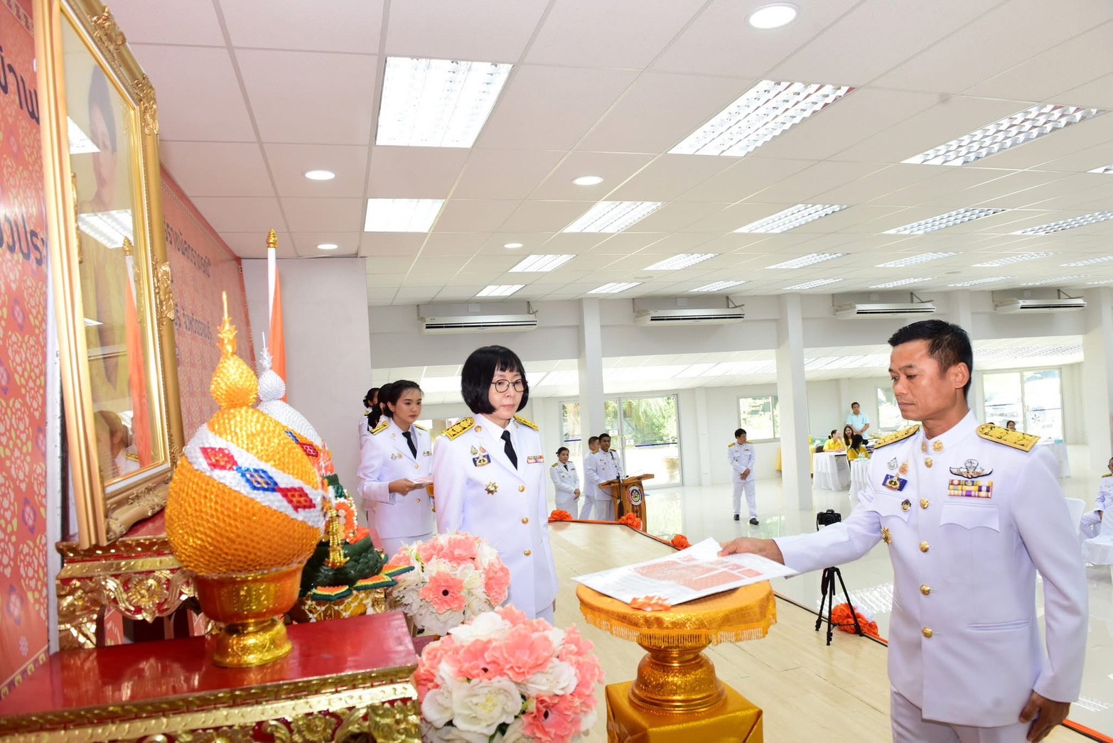 📣 พช.ราชบุรี จัดพิธีมอบแบบลายผ้าพระราชทาน “ผ้าลายสิริราชพัสตราภรณ์”