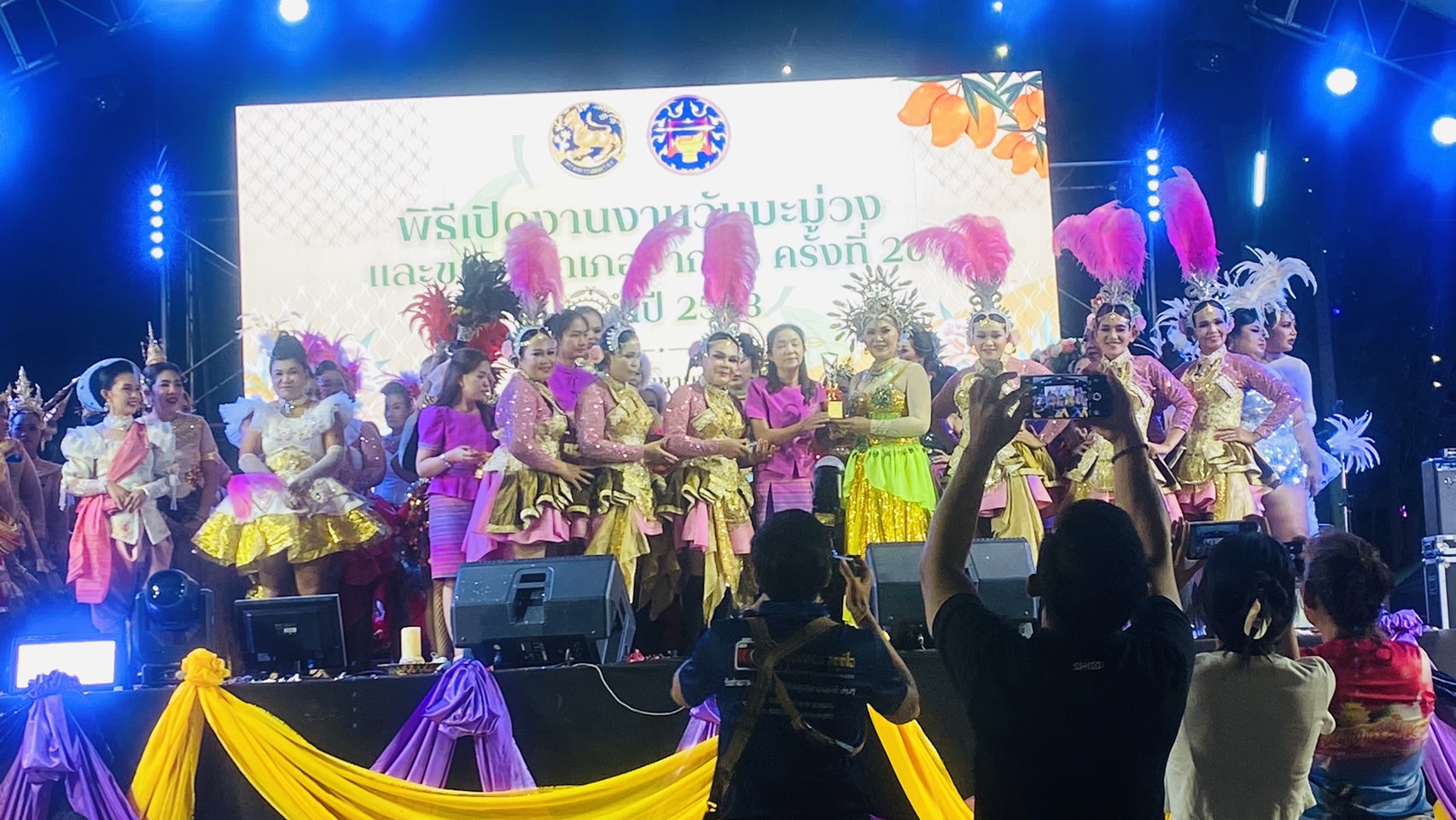 🎯พช.ราชบุรี ร่วมงาน “วันมะม่วงและของดีอำเภอปากท่อ ครั้งที่ 26 ประจำปี 2568” และจัดกิจกรรมการประกวดย้อนวันวาน สตรีอาสา 2568