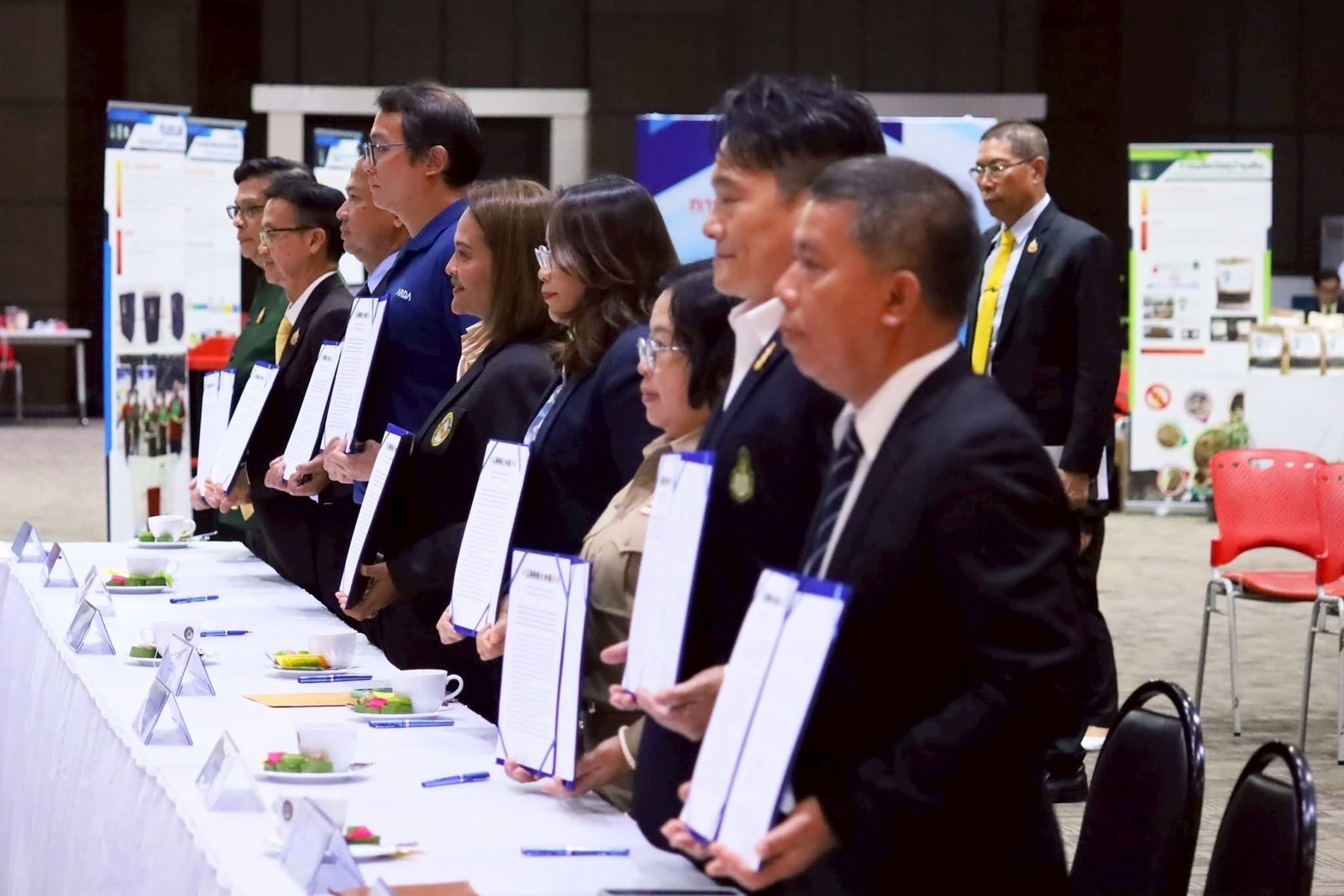 🎯 พช.ราชบุรี  เข้าร่วมพิธีลงนามบันทึกข้อตกลงความร่วมมือว่าด้วยการดำเนินการวิจัย ภายใต้แผนงานวิจัย RAINS for LCP Food Valley