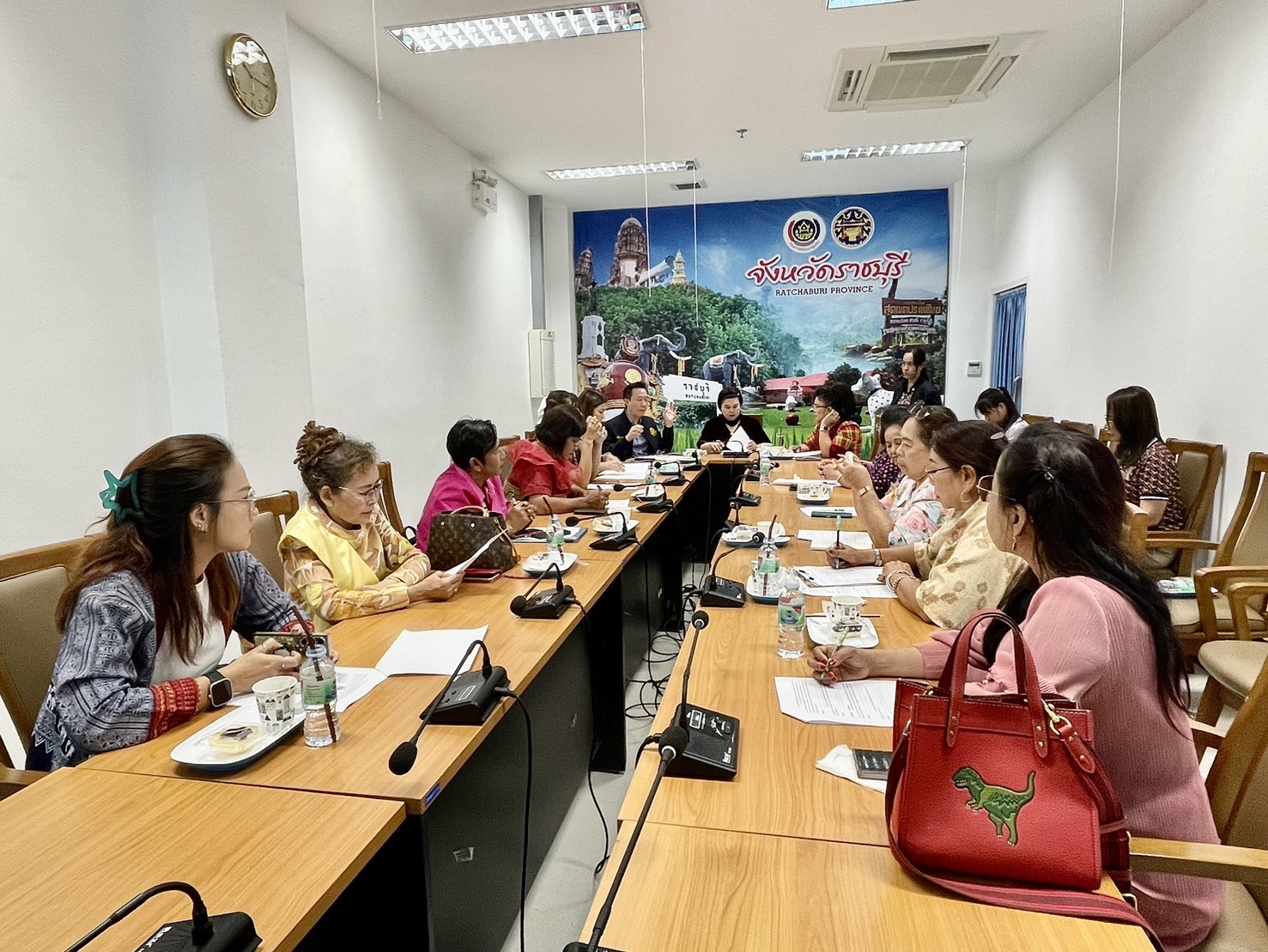 📣พช.ราชบุรี ประชุมคณะกรรมการพัฒนาสตรีจังหวัดราชบุรี (กพสจ.) ครั้งที่ 2/2568