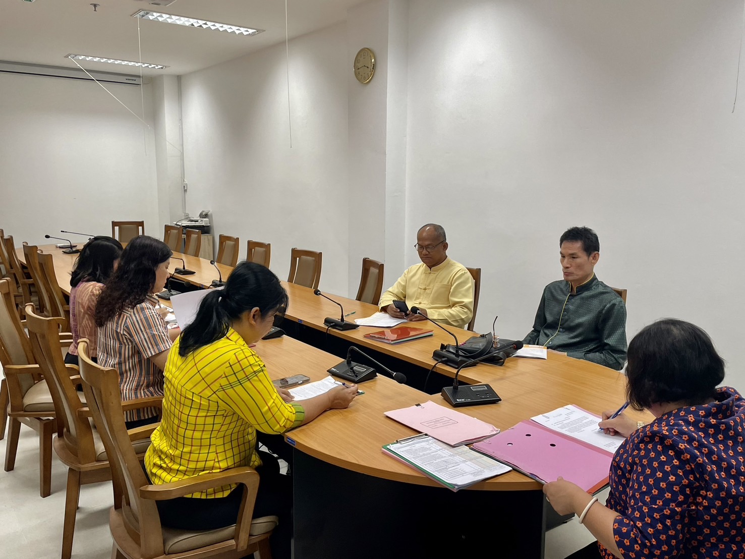 📣 พช.ราชบุรี ประชุมคัดเลือกคนกองทุนพัฒนาบทบาทสตรีดีเด่นระดับจังหวัด ตามโครงการเชิดชูเกียรติคนกองทุนพัฒนาบทบาทสตรี ประจำปี 2568 รอบชิงชนะเลิศ
