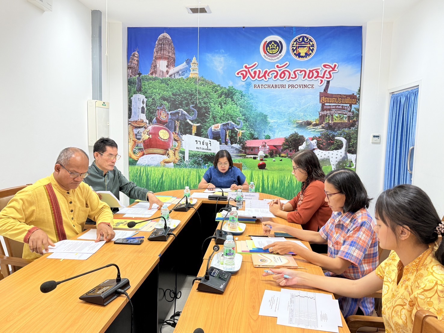 📣 พช. ราชบุรี ประชุมพิจารณาคัดเลือกการจัดตั้งศูนย์จัดการกองทุนชุมชน เพื่อพัฒนาสู่การเป็นต้นแบบด้านการบริหารจัดการหนี้ ระดับจังหวัด ประจำปีงบประมาณ พ.ศ. 2568