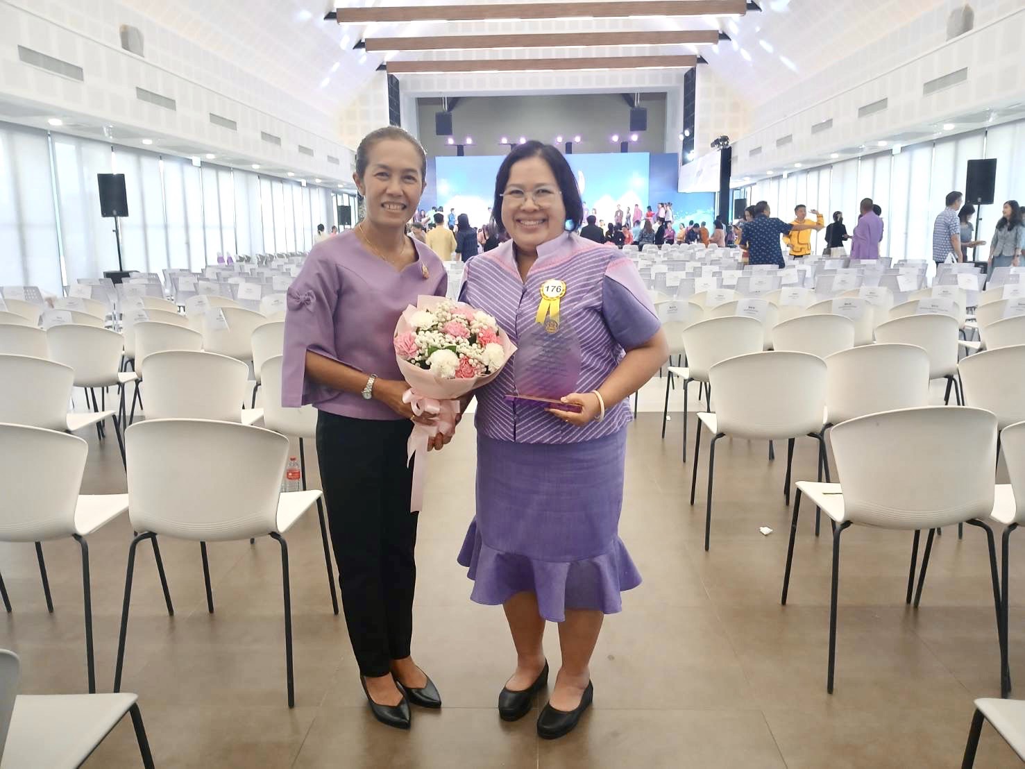 📣 พช. ราชบุรี เข้ารับโล่รางวัลเชิดชูเกียรติชุมชน องค์กร อำเภอ จังหวัดคุณธรรมต้นแบบโดดเด่น ประจำปีงบประมาณ พ.ศ. 2567