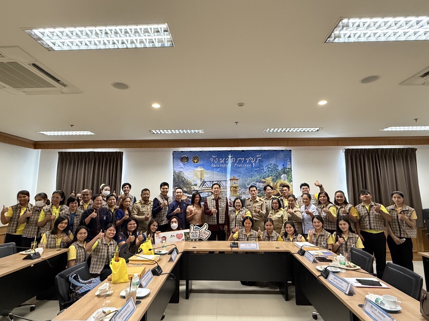 🎯 พช.ราชบุรี ให้การต้อนรับคณะกรรมการพิจารณาคัดเลือกข้าราชการ ลูกจ้างประจำ และพนักงานราชการดีเด่น กรมการพัฒนาชุมชน ประจำปี พ.ศ. 2568 ระดับเขตพื้นที่ให้บริการของศูนย์ศึกษาและพัฒนาชุมชนเพชรบุรี