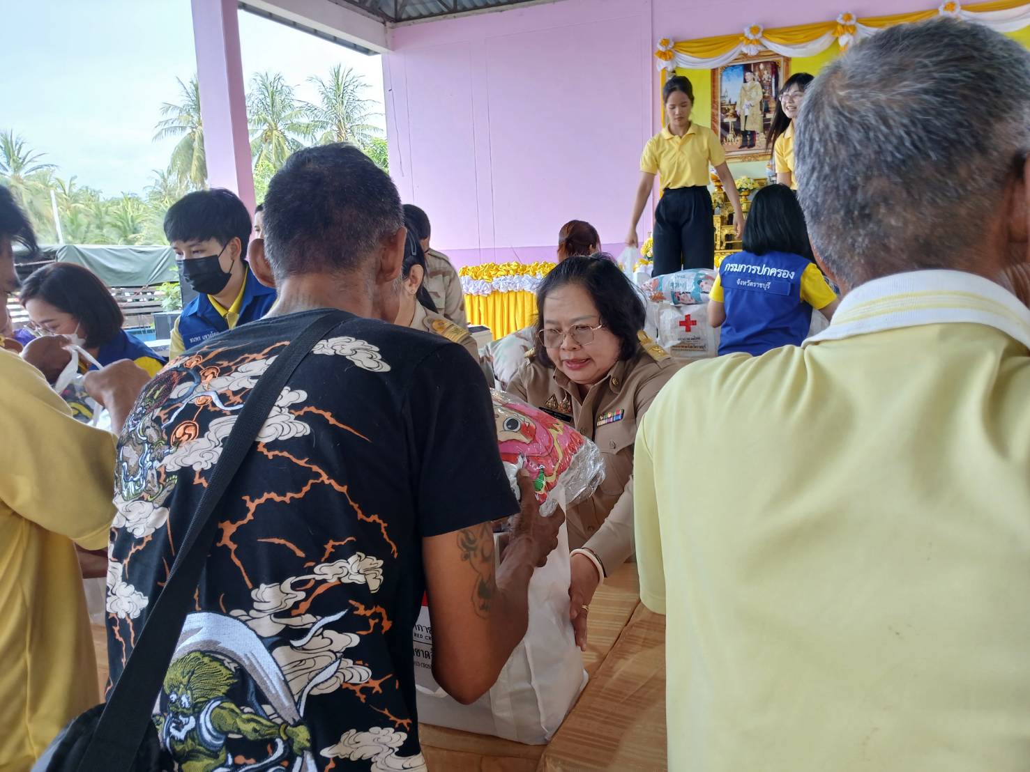 📣 พช.ราชบุรี ร่วมออกหน่วยให้บริการประชาชน ภายใต้โครงการ “ปกป้องและเชิดชูสถาบันพระมหากษัตริย์ และหน่วยบำบัดทุกข์ บำรุงสุข สร้างรอยยิ้มให้ประชาชนจังหวัดราชบุรี ประจำปีงบประมาณ พ.ศ. 2568