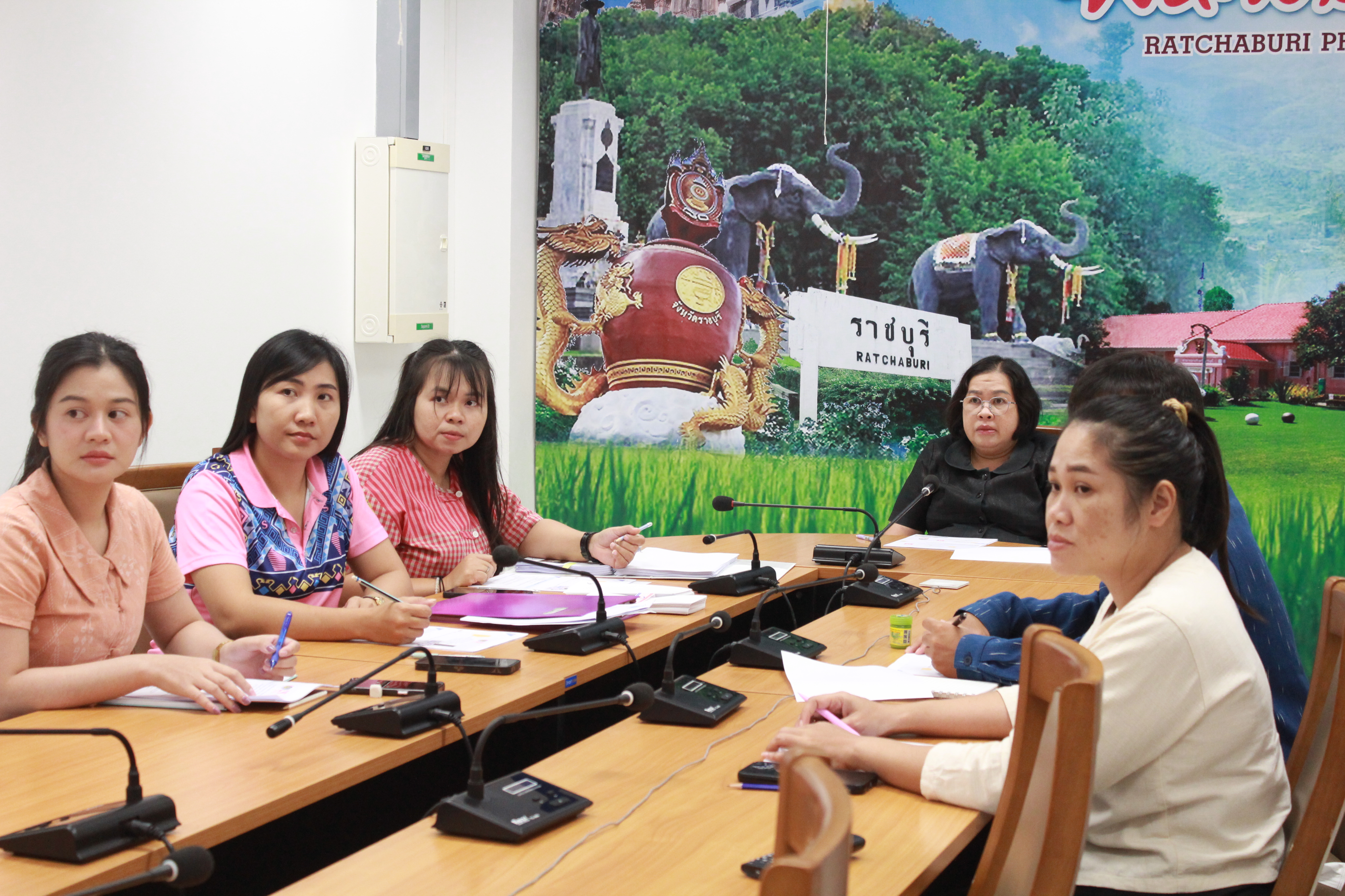 พช.ราชบุรี ร่วมประชุมชี้แจง เร่งรัด กำกับ ติดตาม การดำเนินงานกองทุนพัฒนาบทบาทสตรี ครั้งที่ 3/2568