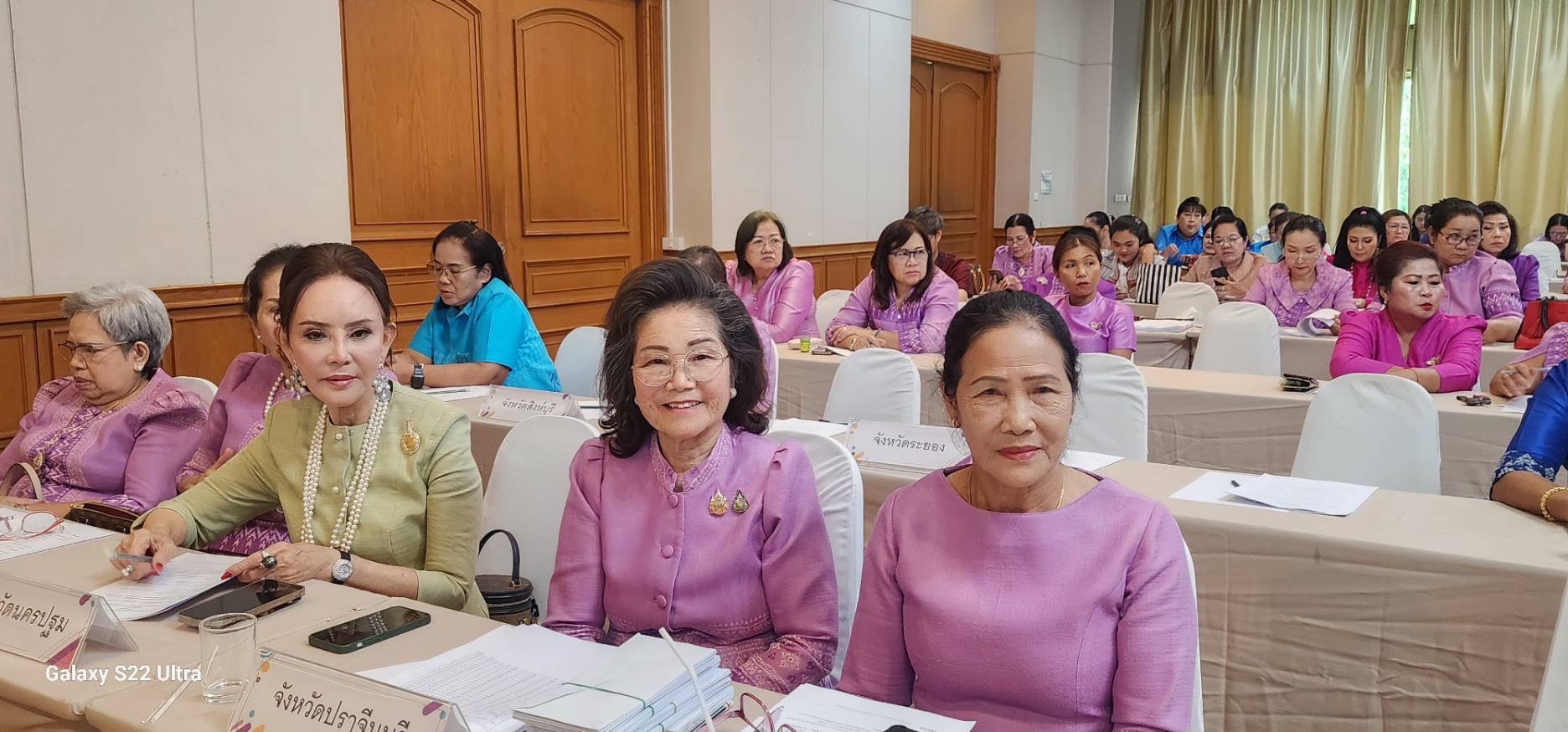 📣 พช.ราชบุรี ร่วมประชุมคณะกรรมการพัฒนาสตรีภาค (กพสภ.) ภาคกลาง ครั้งที่ 2/2568