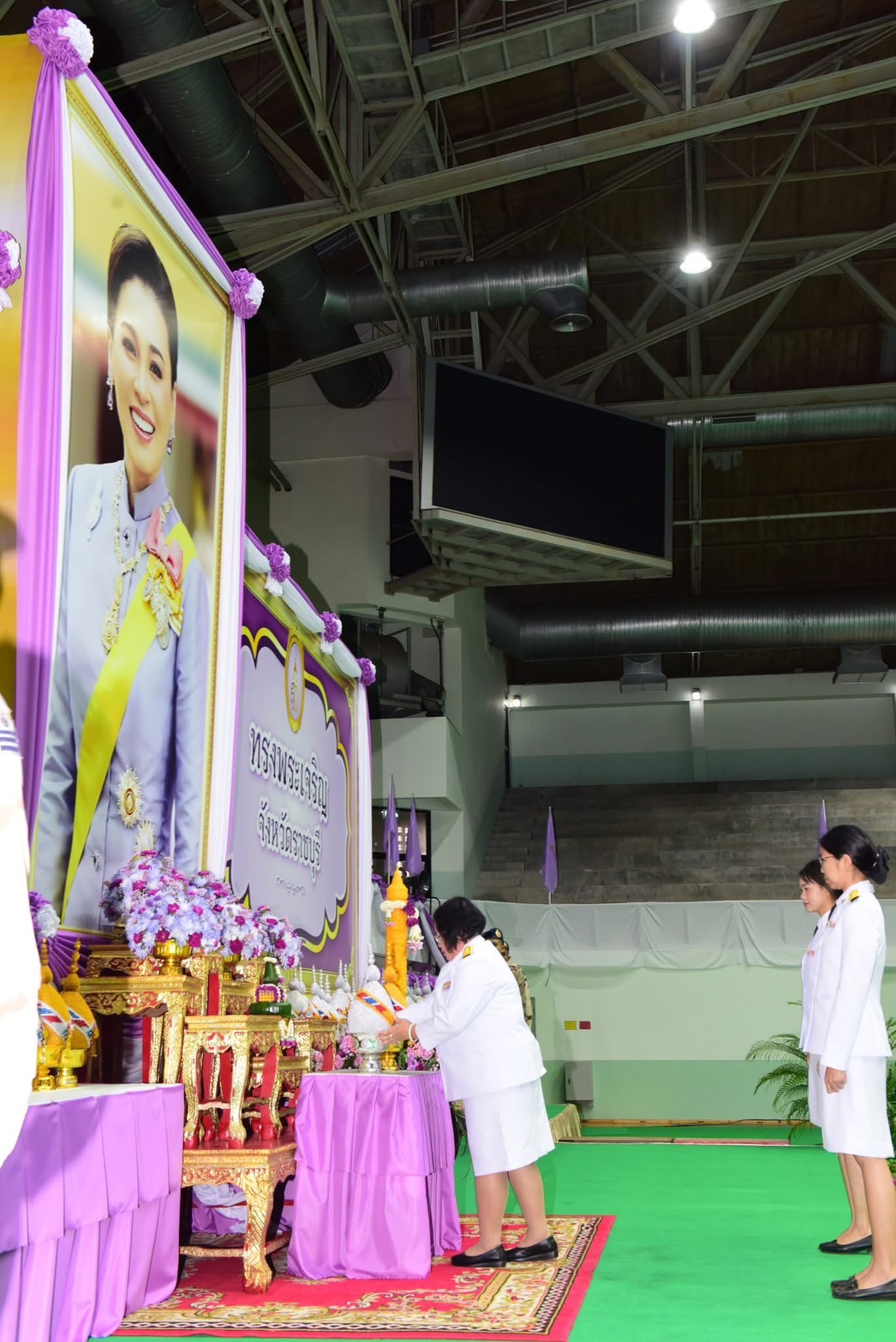 📣 พช.ราชบุรี เข้าร่วมพิธีถวายเครื่องราชสักการะ จุดเทียนถวายพระพรชัยมงคล เนื่องในโอกาสวันเฉลิมพระชนมพรรษา สมเด็จพระนางเจ้าฯ พระบรมราชินี